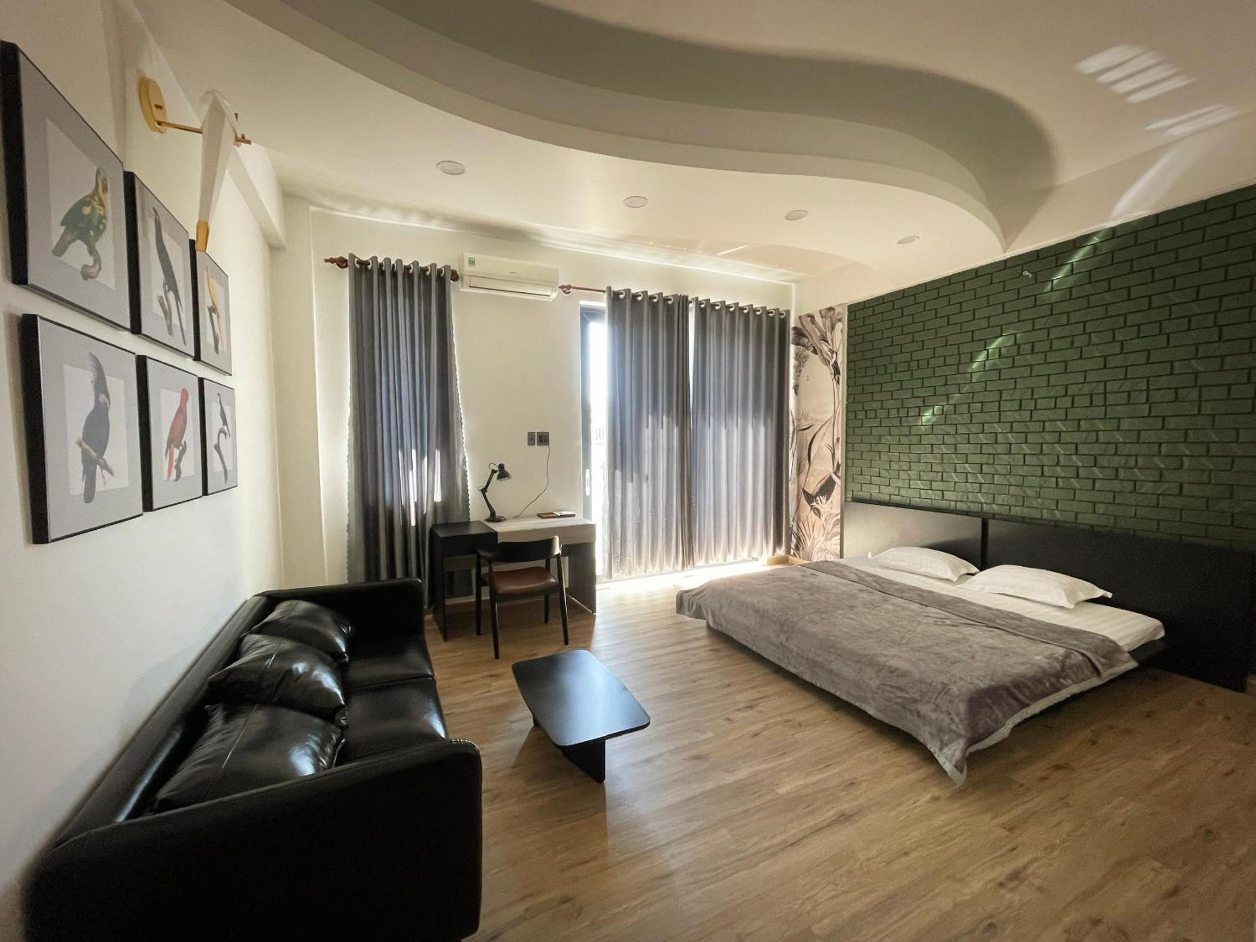 King Room with Balcony photo 1