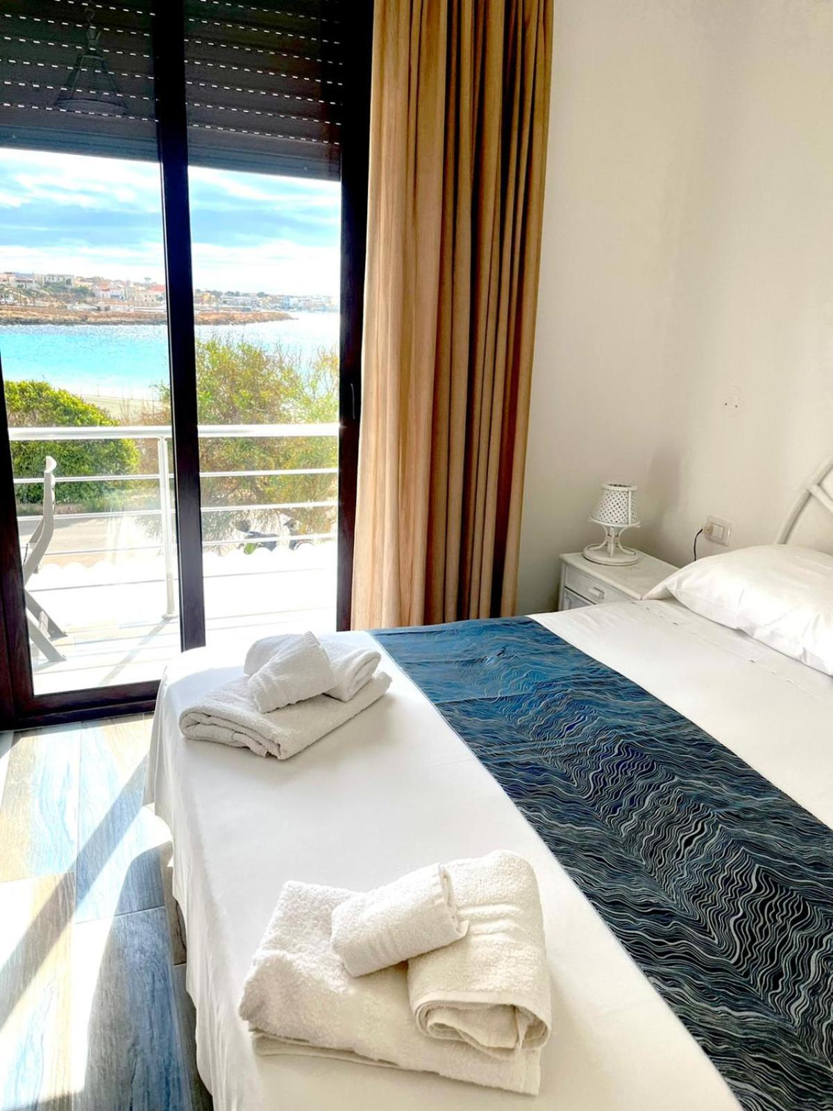 Double Room with Sea View photo 2