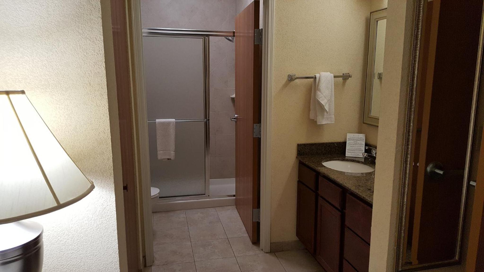 One-Bedroom Suite with Two Double Beds - Photo 3