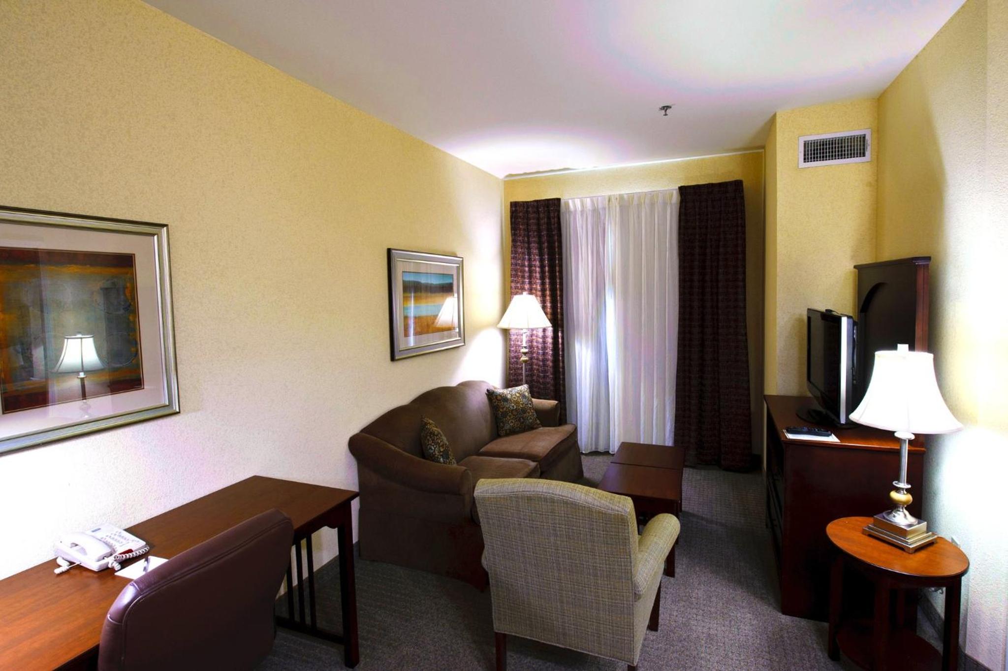 One-Bedroom Suite with Two Double Beds - Photo 6