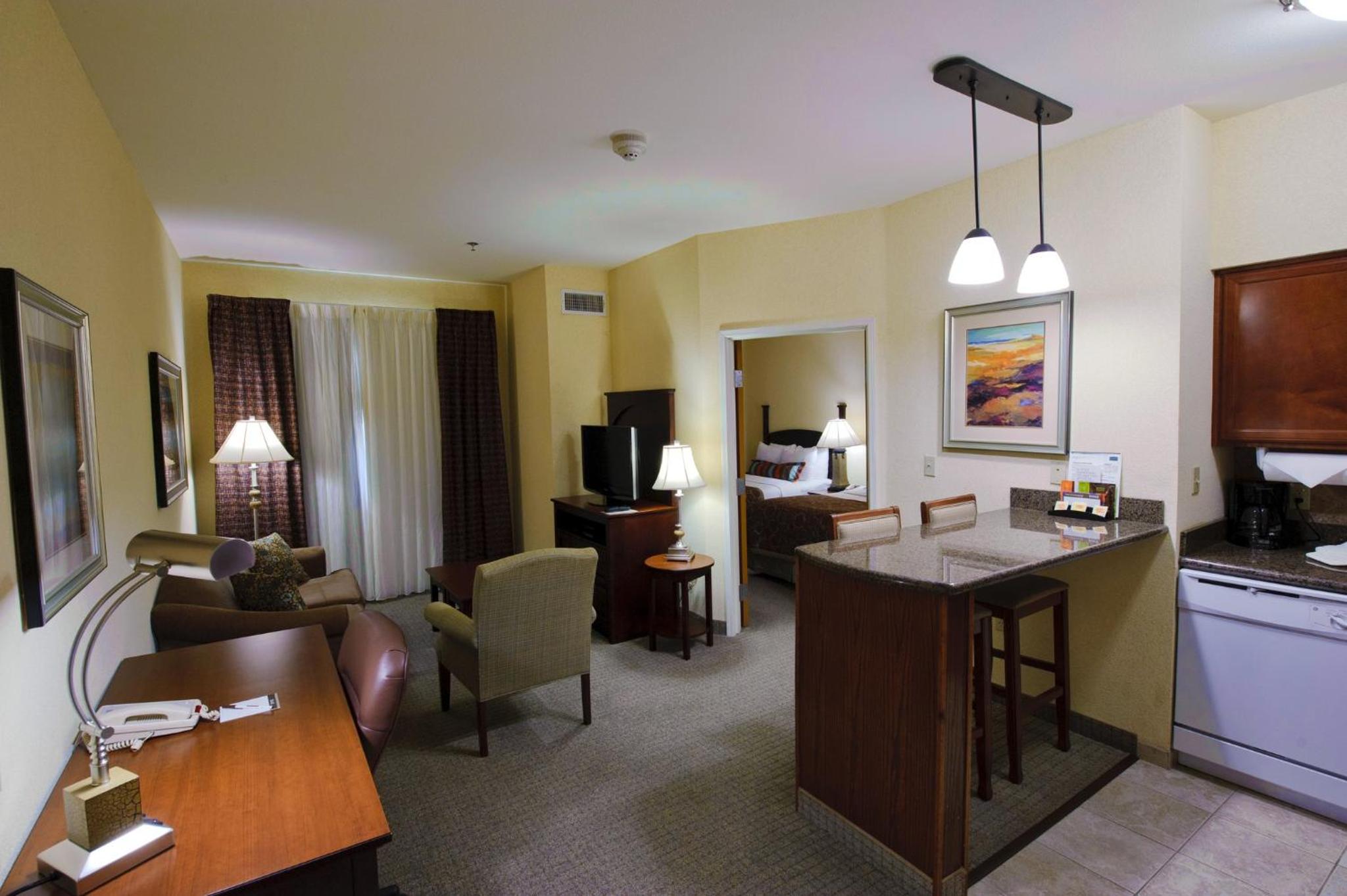 One-Bedroom Suite with Two Double Beds - Photo 5