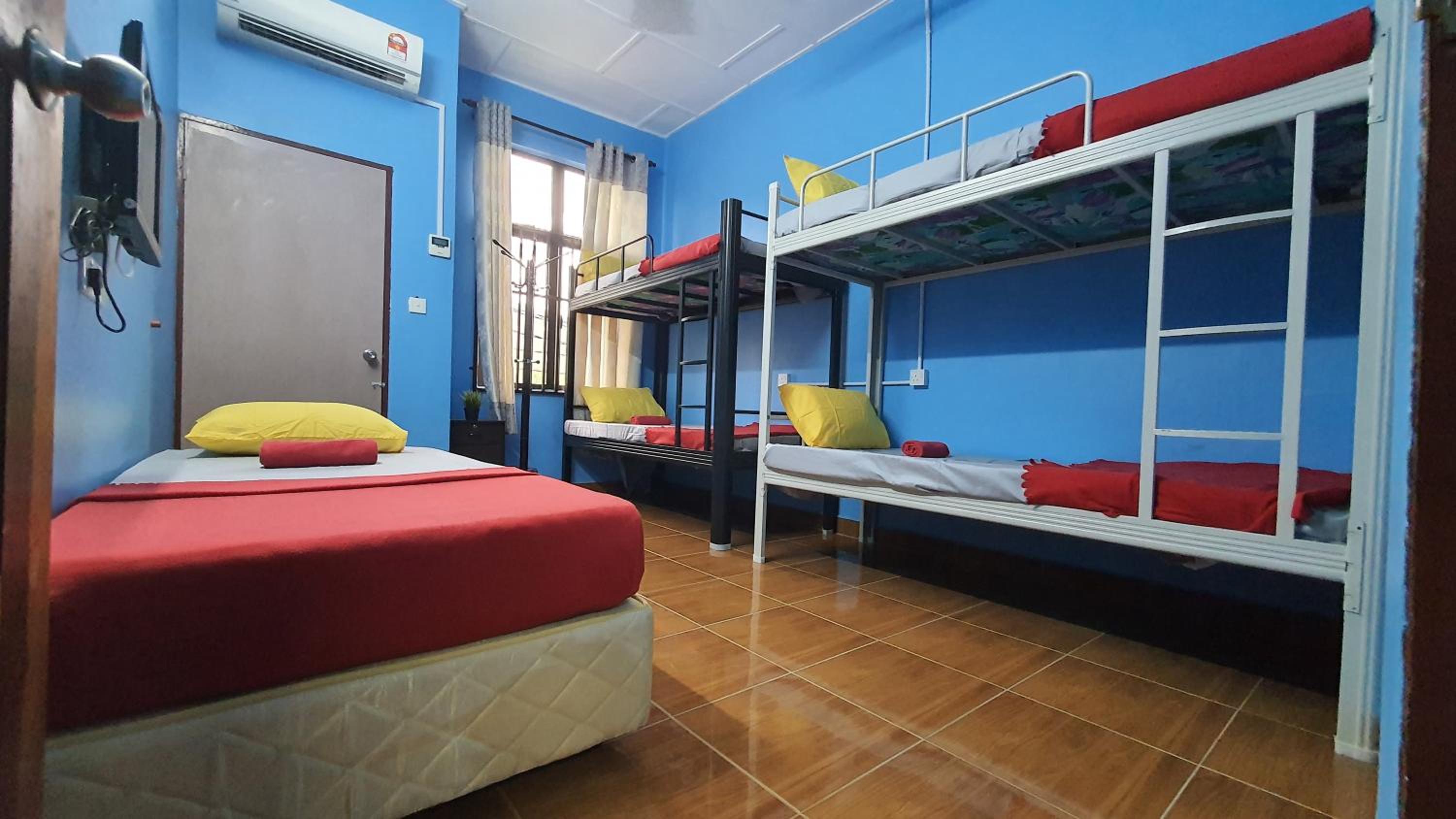 Bunk Bed in Mixed Dormitory Room photo 1