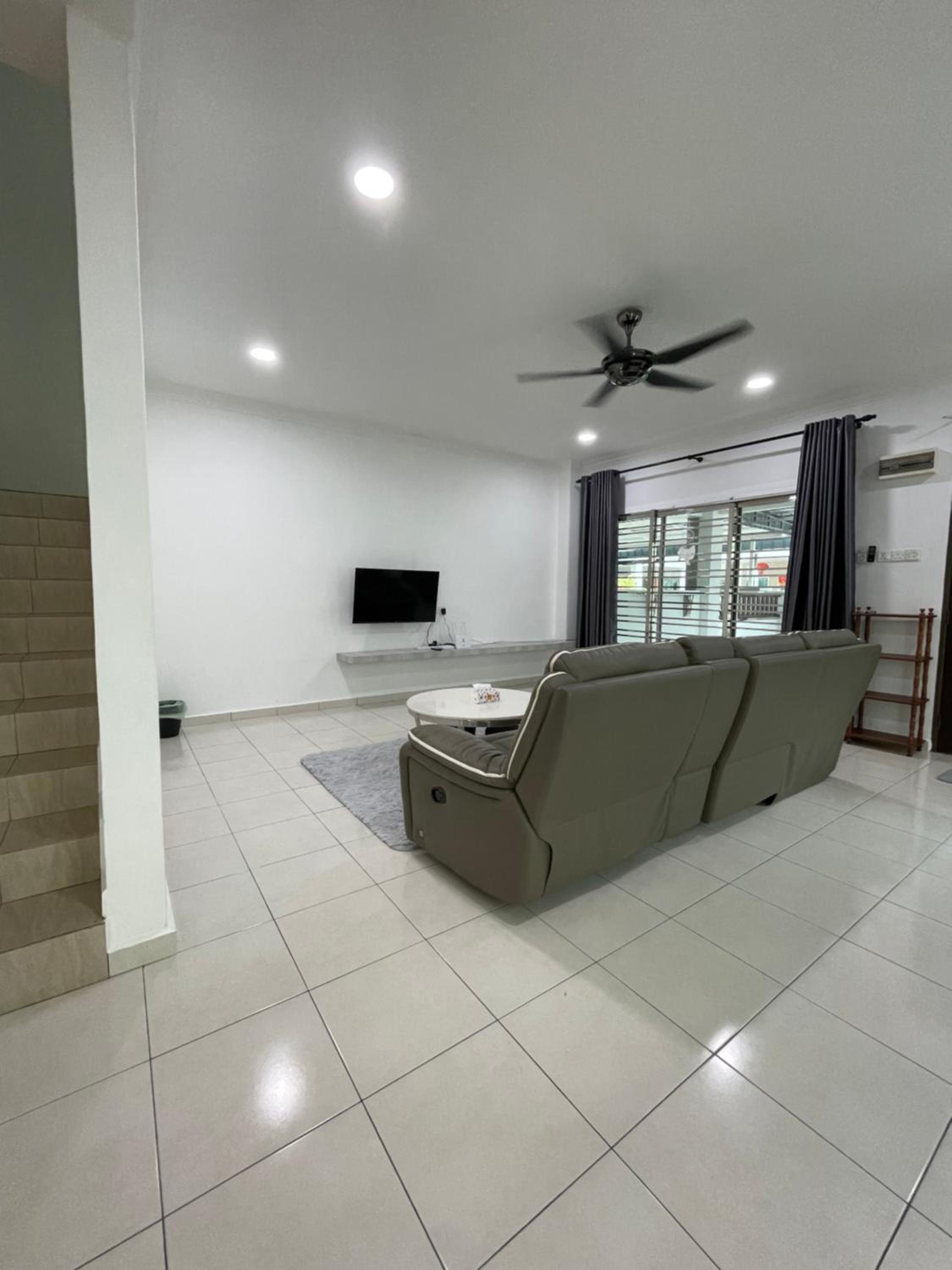 Four-Bedroom House photo 1