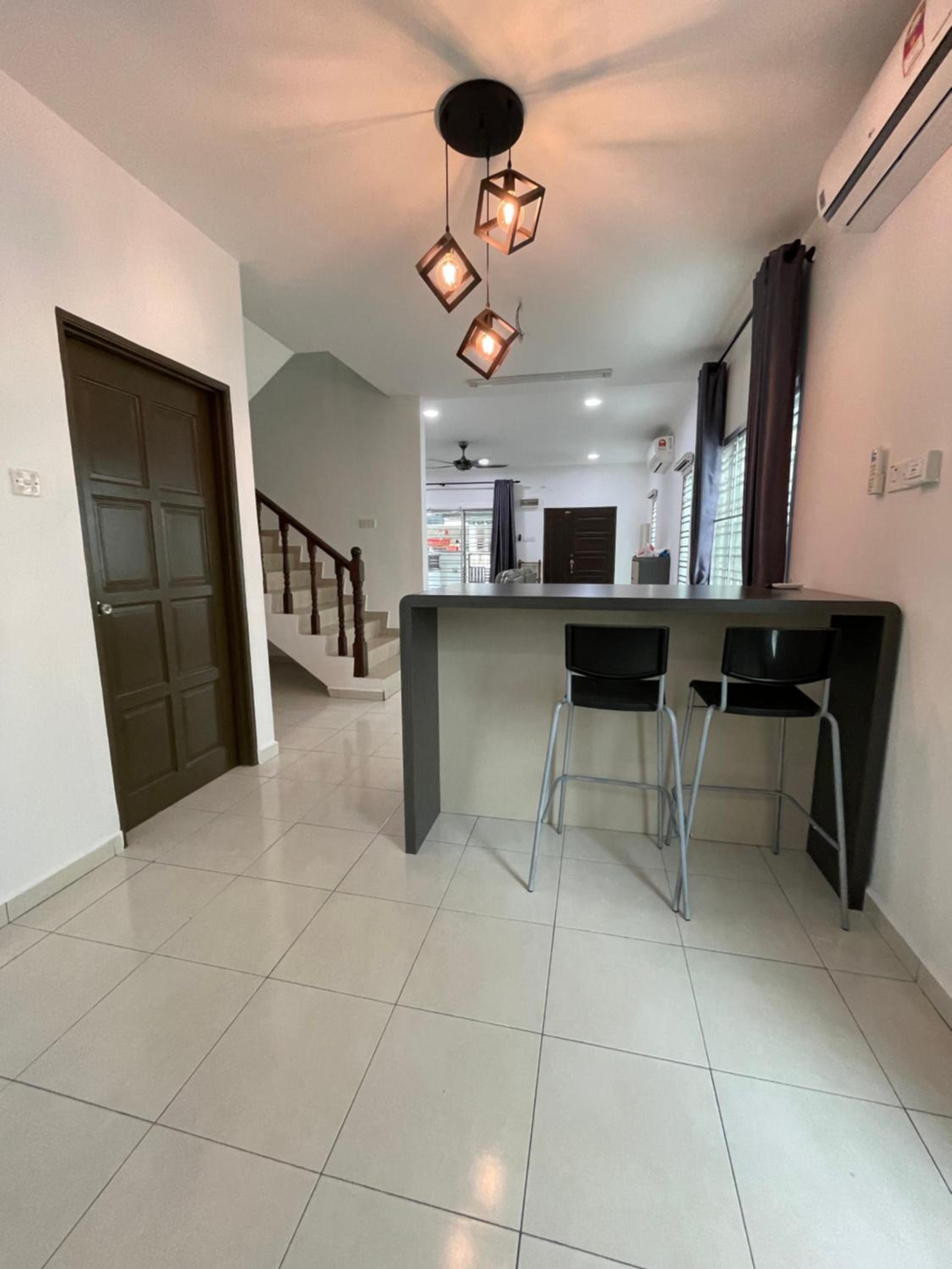 Four-Bedroom House photo 3