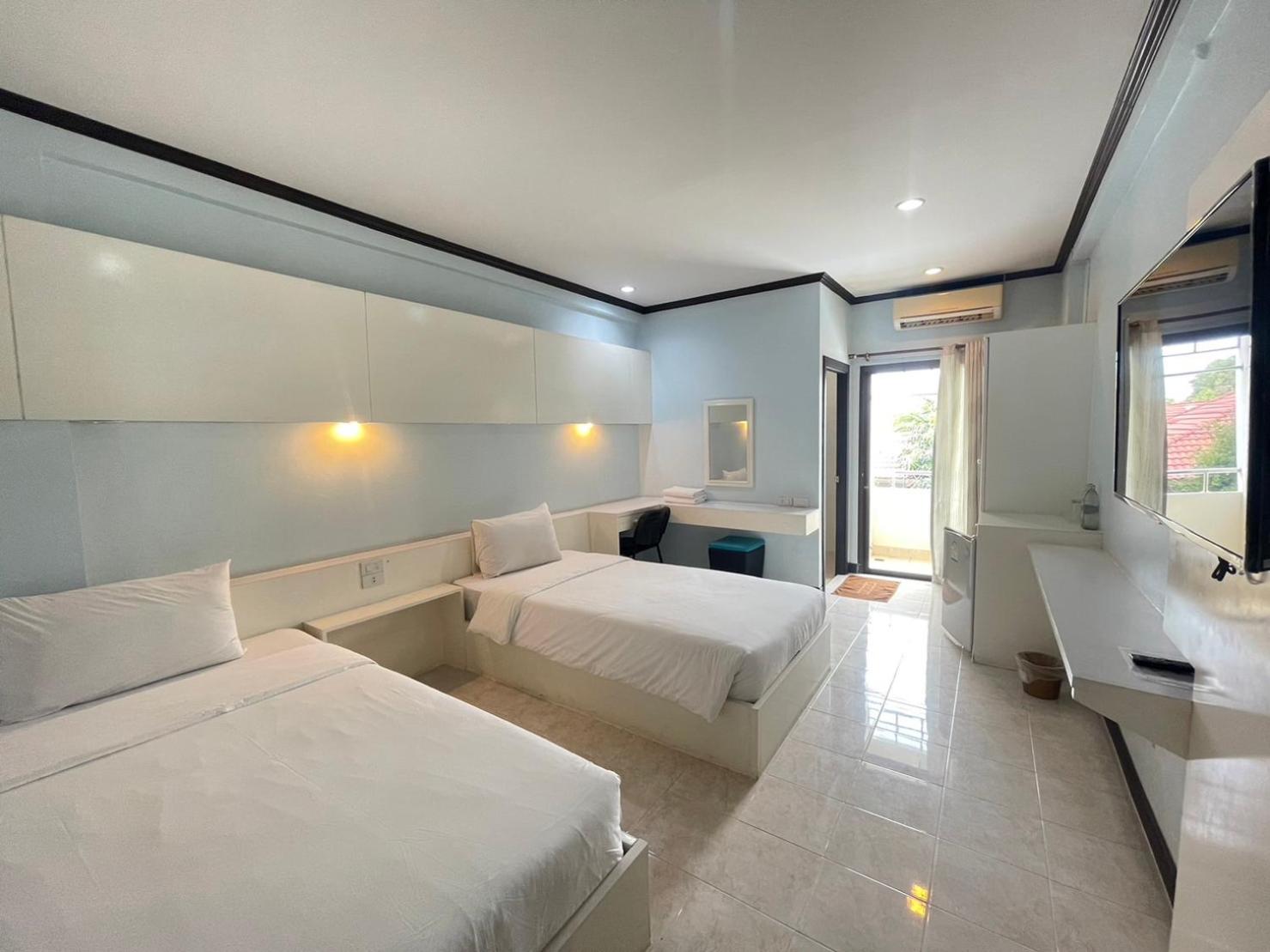 Standard Twin Room photo 2