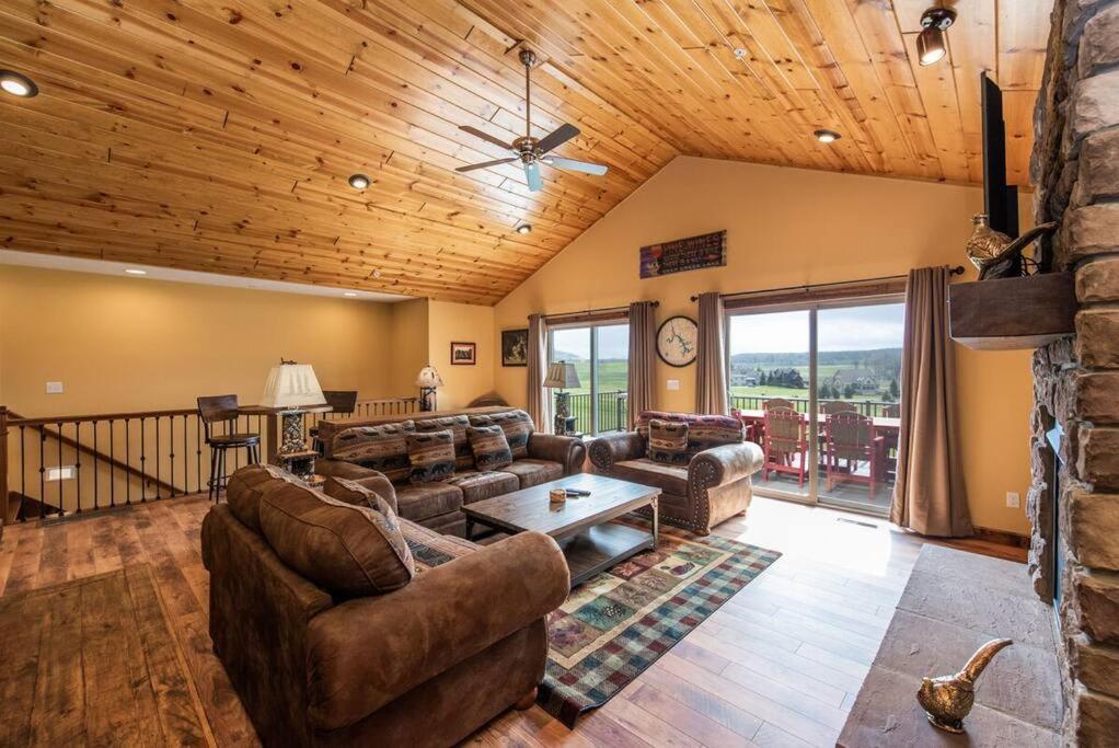 Family Room photo 1