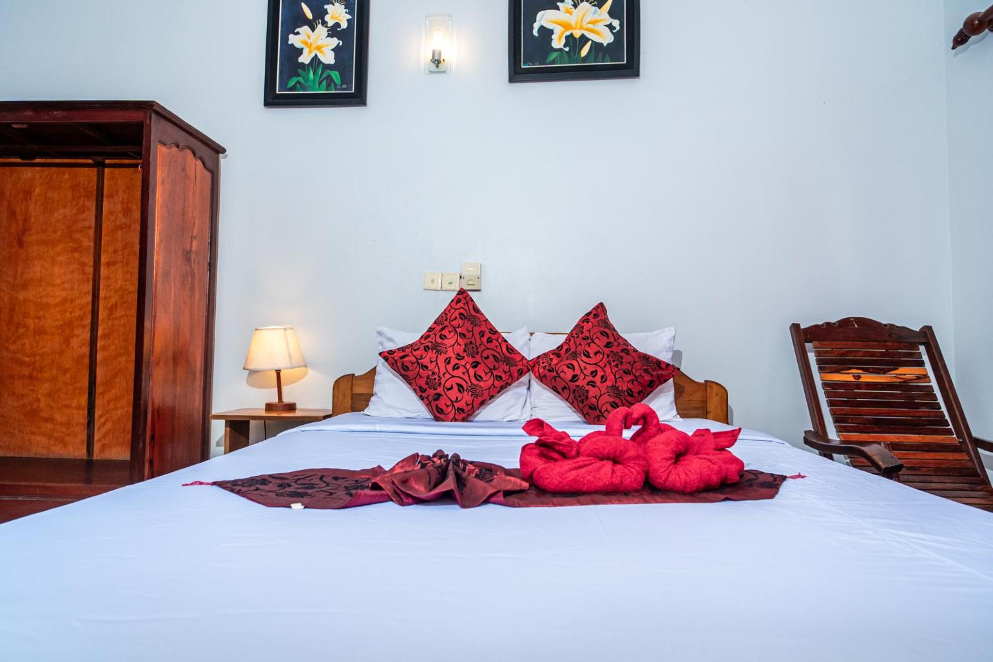 Standard Double Room with Fan - Photo 8