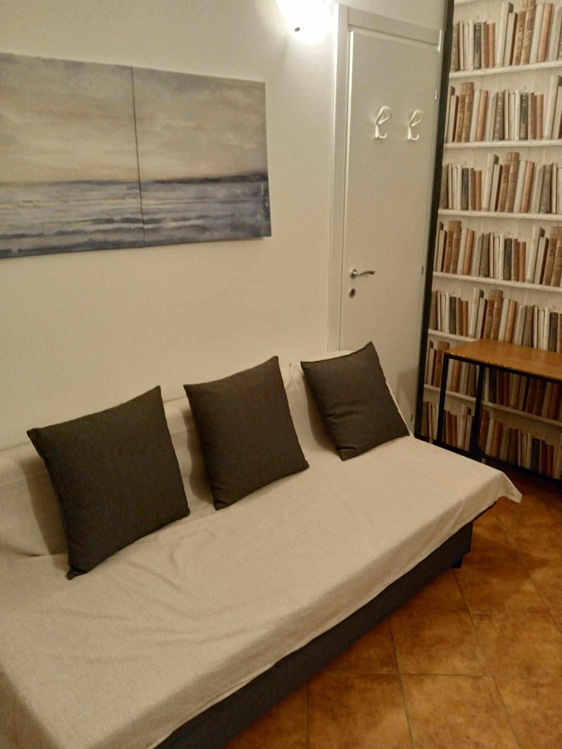 Apartment photo 2