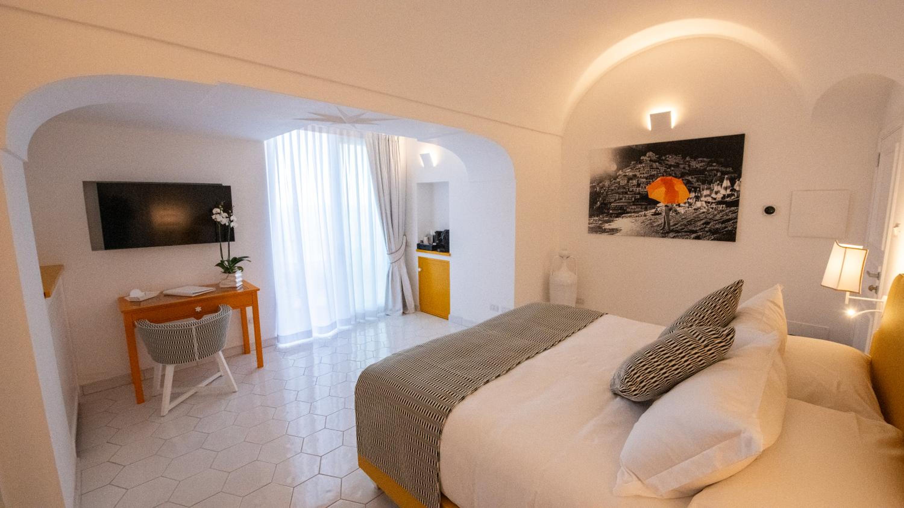 Deluxe Double or Twin Room with Sea View photo 3