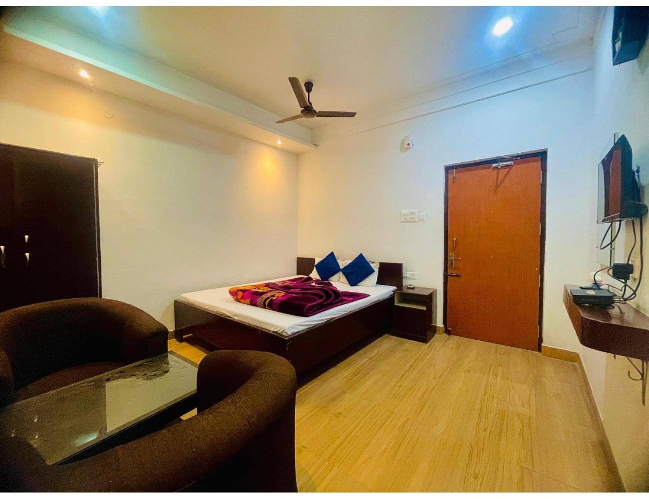 Twin Room - Photo 4