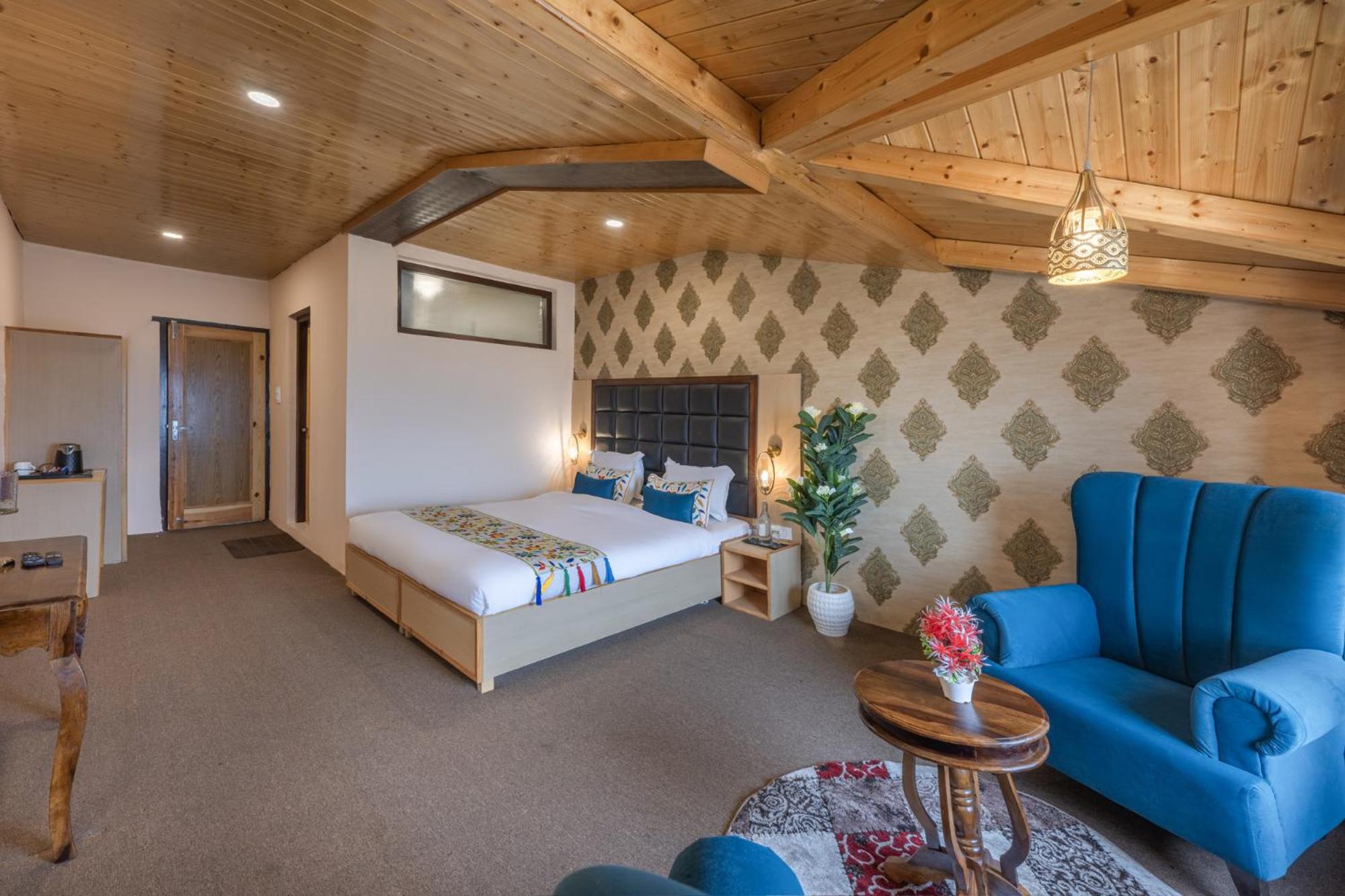 Superior King Room - Photo 4