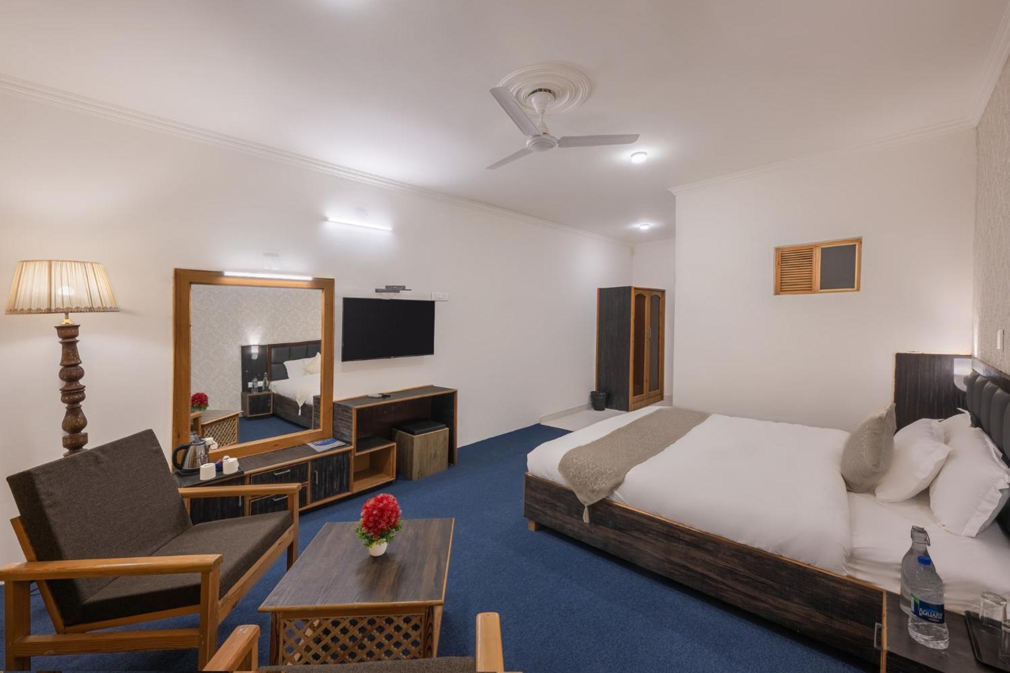 Double Room with Garden View - Photo 5