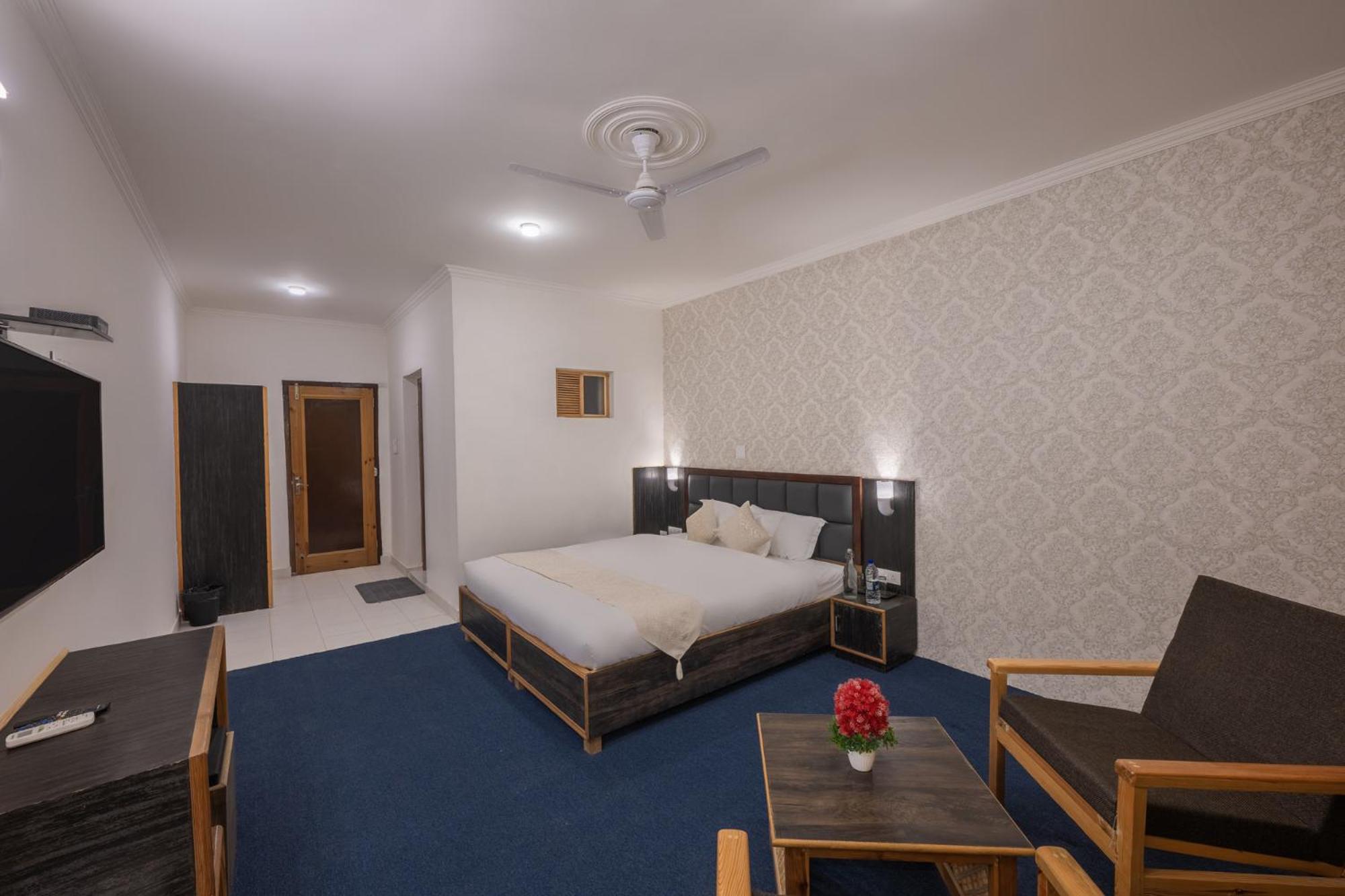 Double Room with Garden View - Photo 3