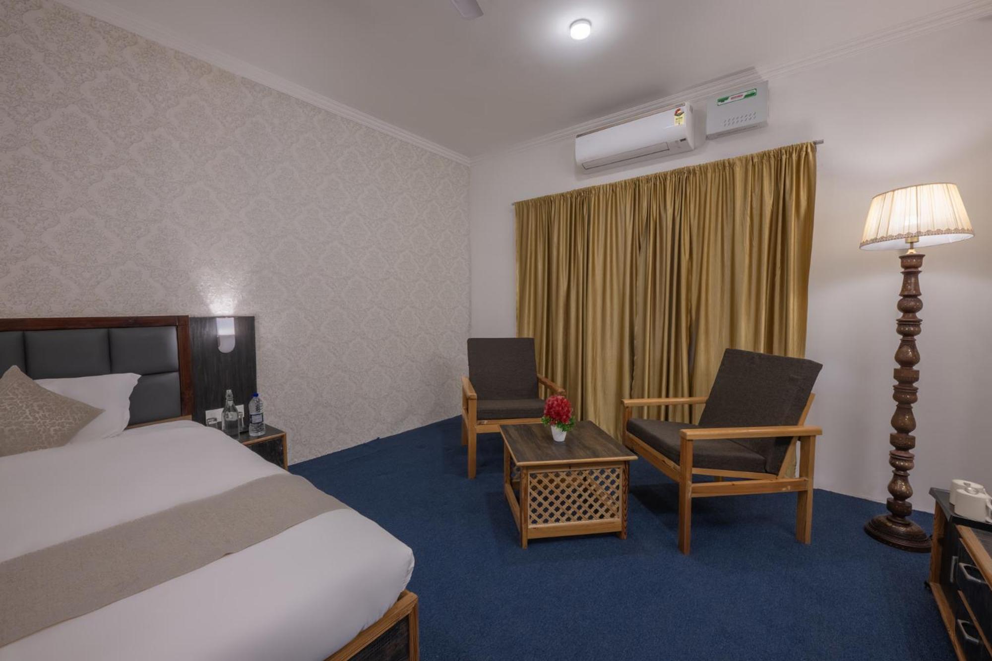 Double Room with Garden View - Photo 7