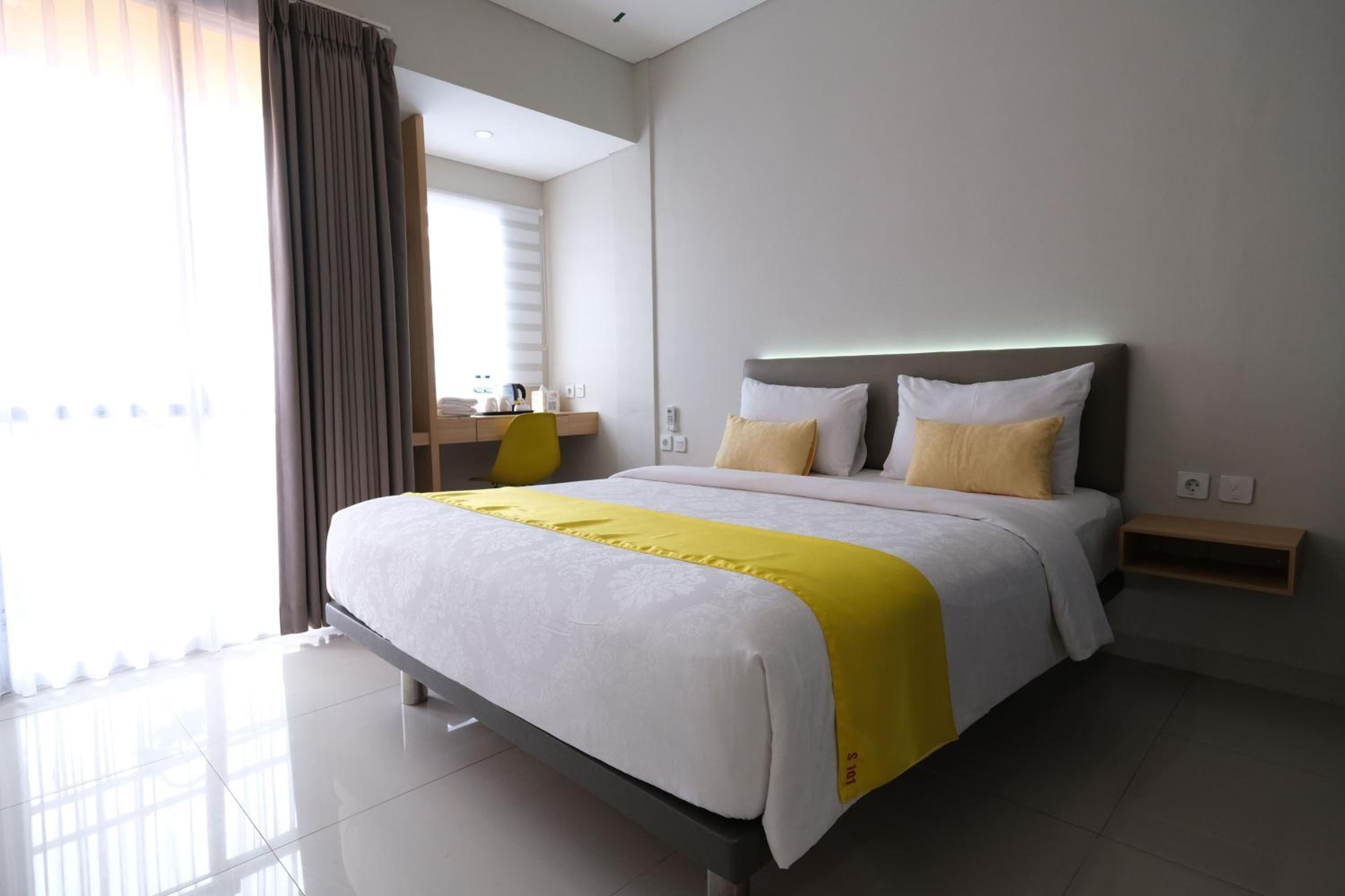 Deluxe Room - Photo 6
