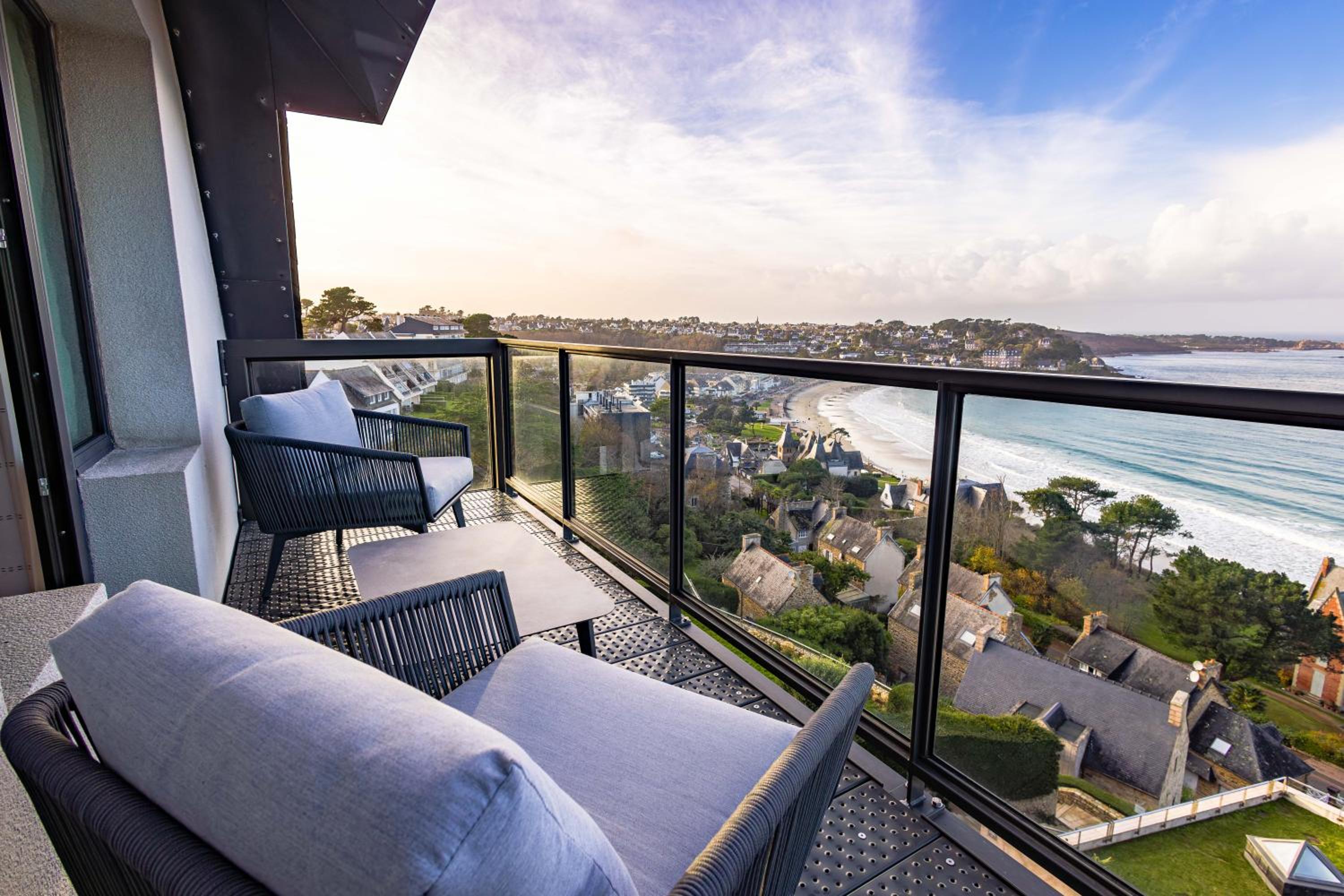 Suite – Vue sur Mer photo