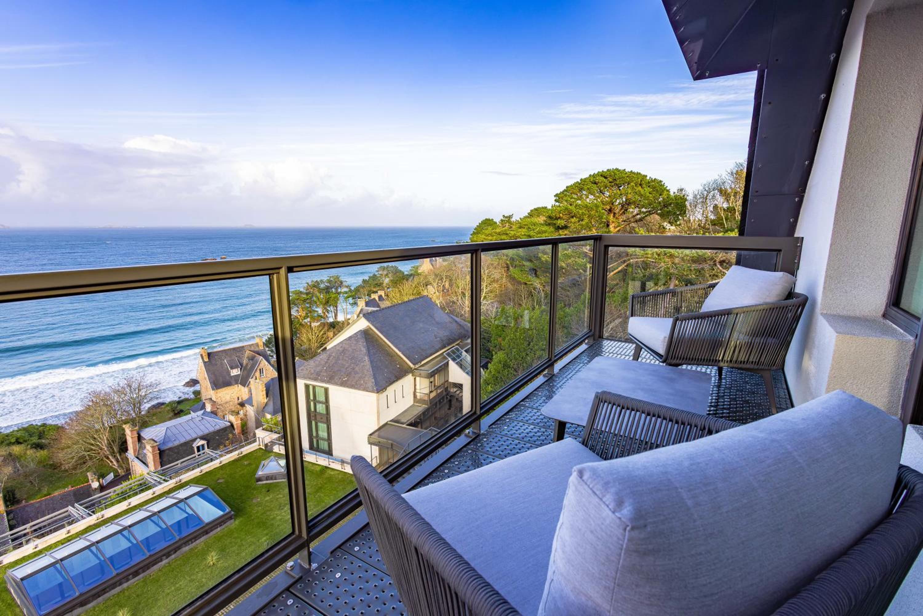 Suite – Vue sur Mer photo