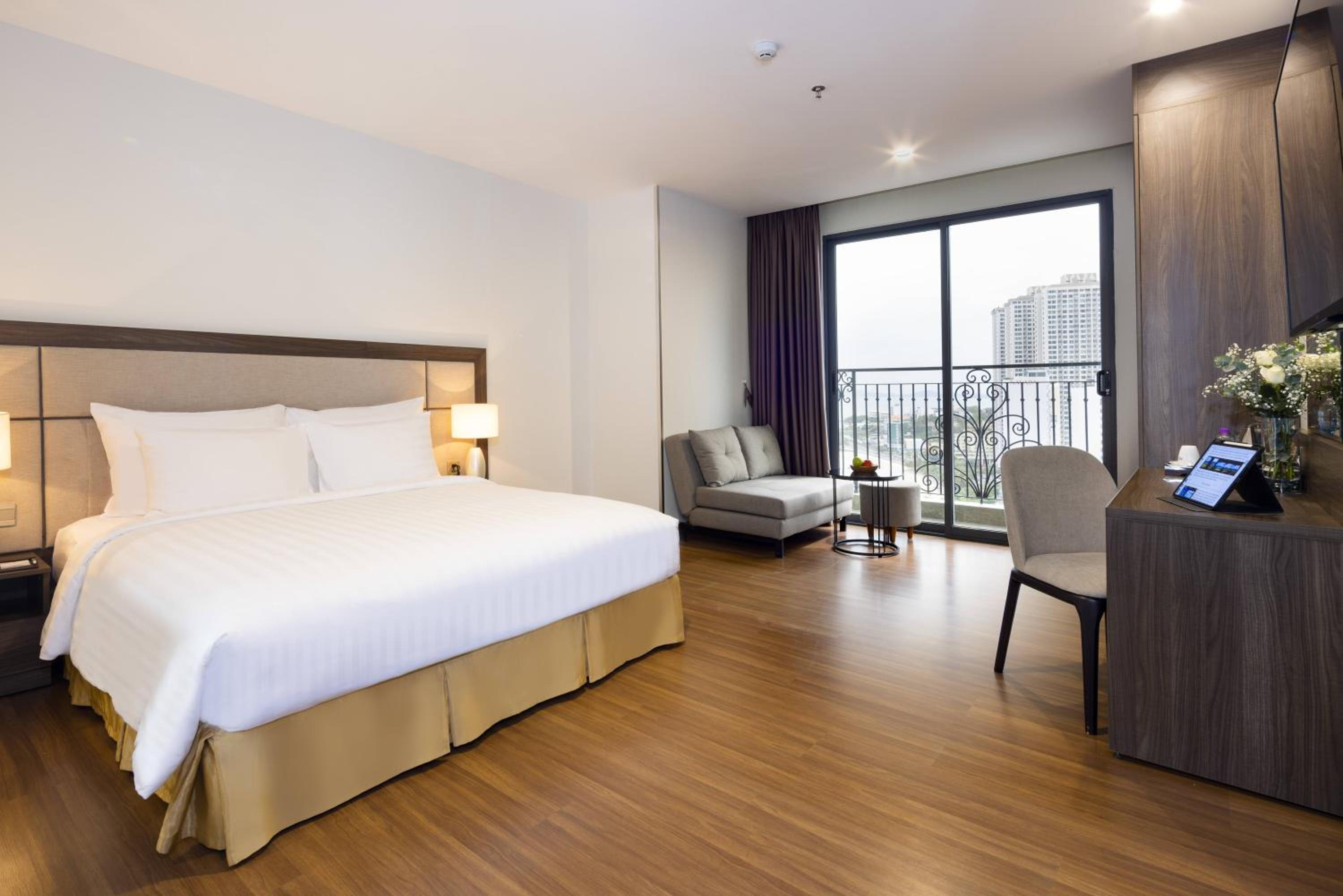 King Suite with Ocean View - Photo 12