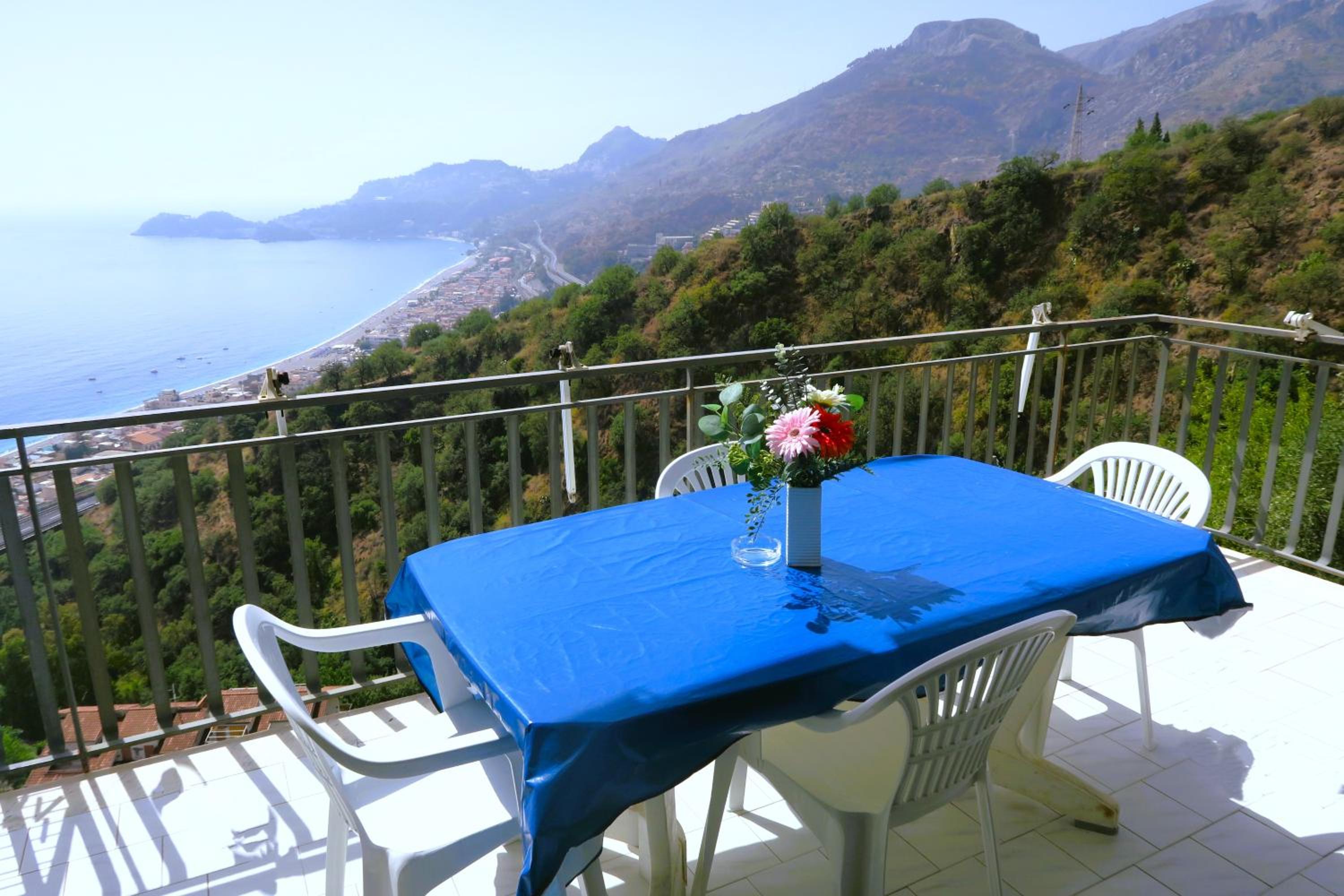 Apartment with Sea View photo 3