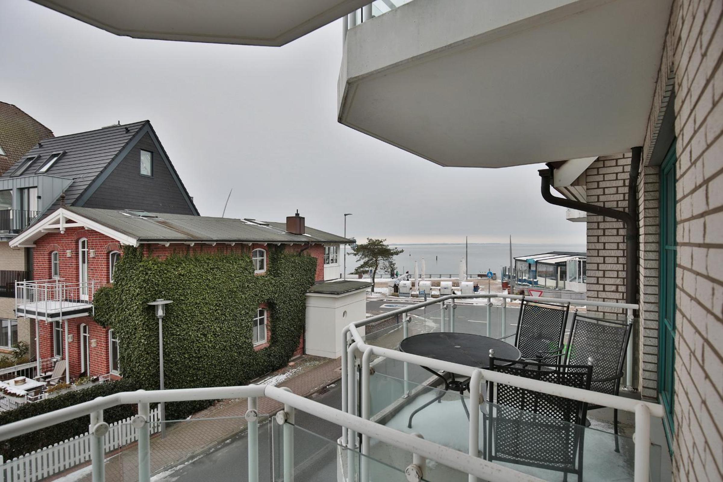 Apartment with Lake View photo 3