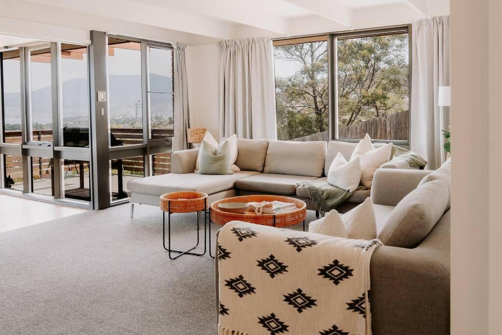 Three-Bedroom Apartment photo 1