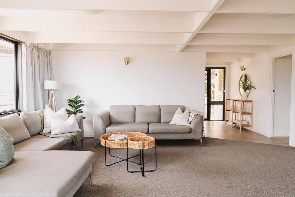 Three-Bedroom Apartment photo 2