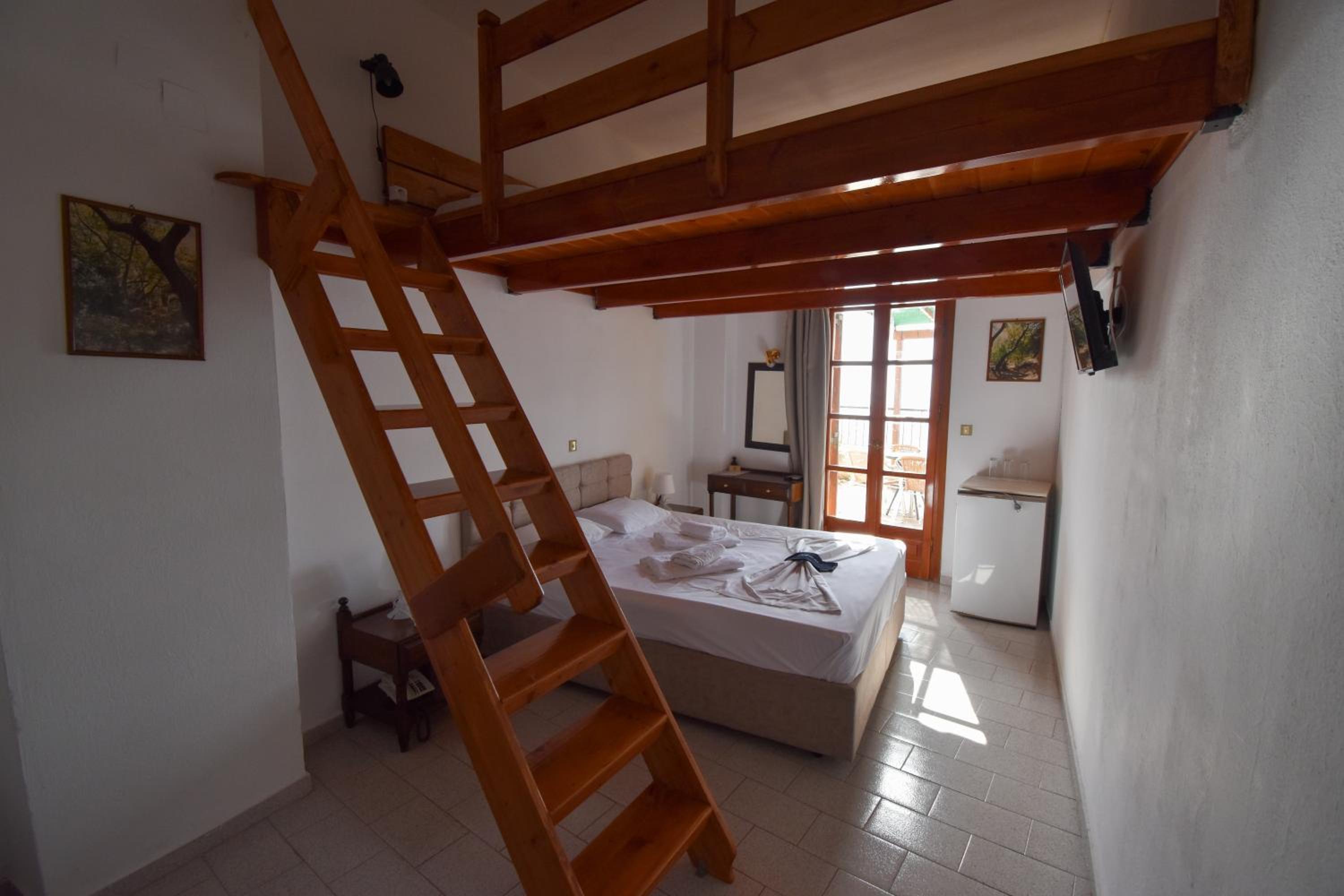 Quadruple Room - Photo 14