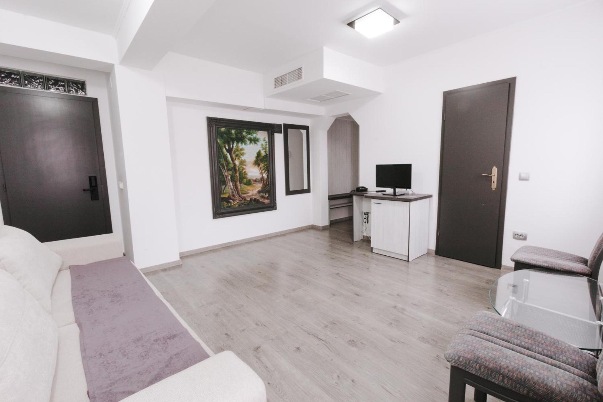 Apartment photo 2