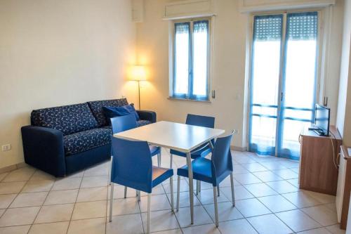 Studio Apartment photo 1