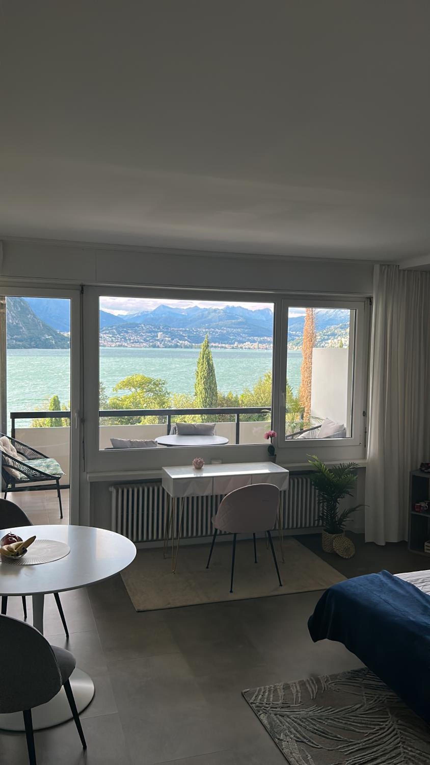 Apartment with Lake View photo 2