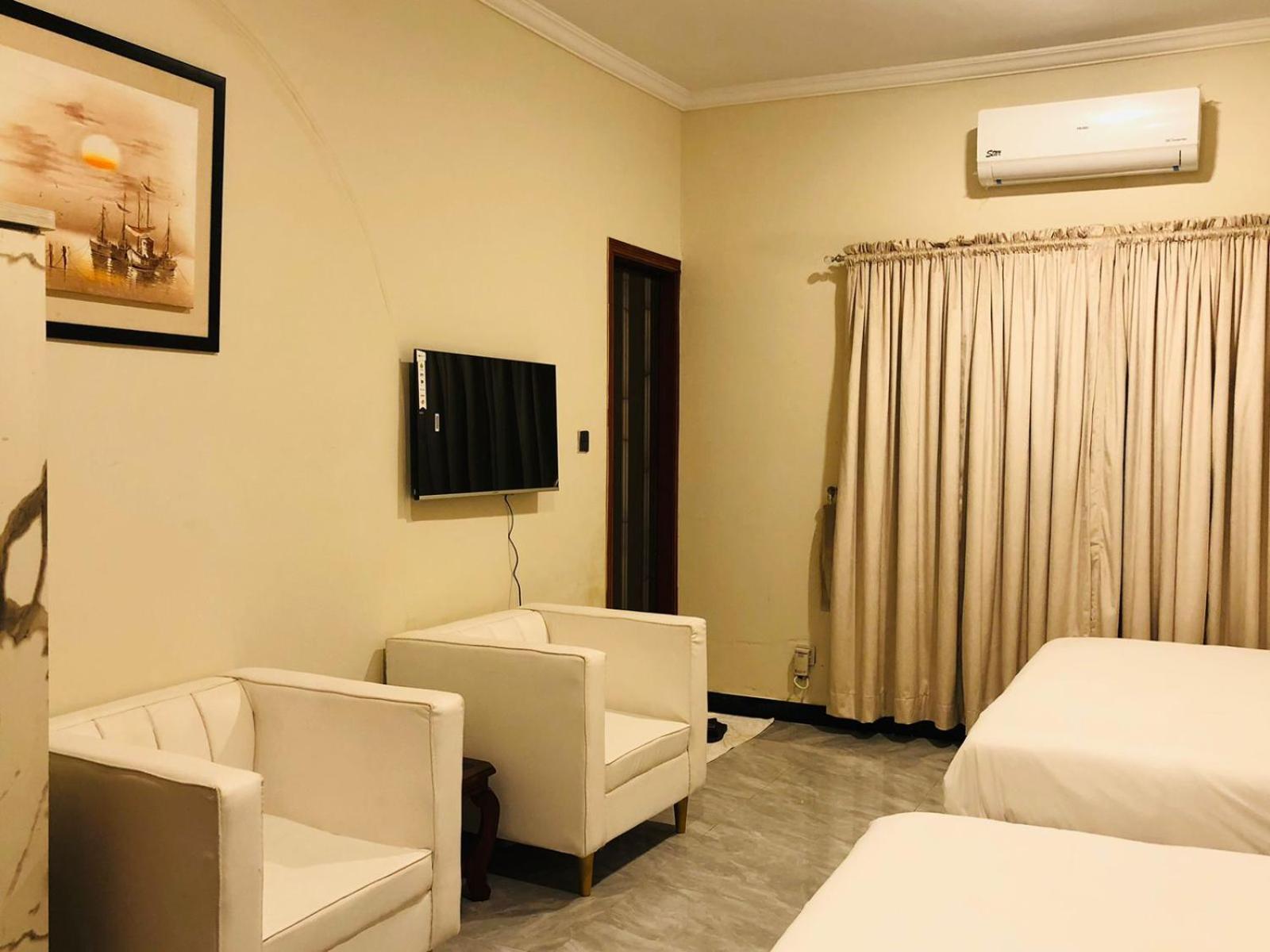 Luxury Triple Room photo 2