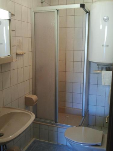 One-Bedroom Apartment with Balcony photo 1