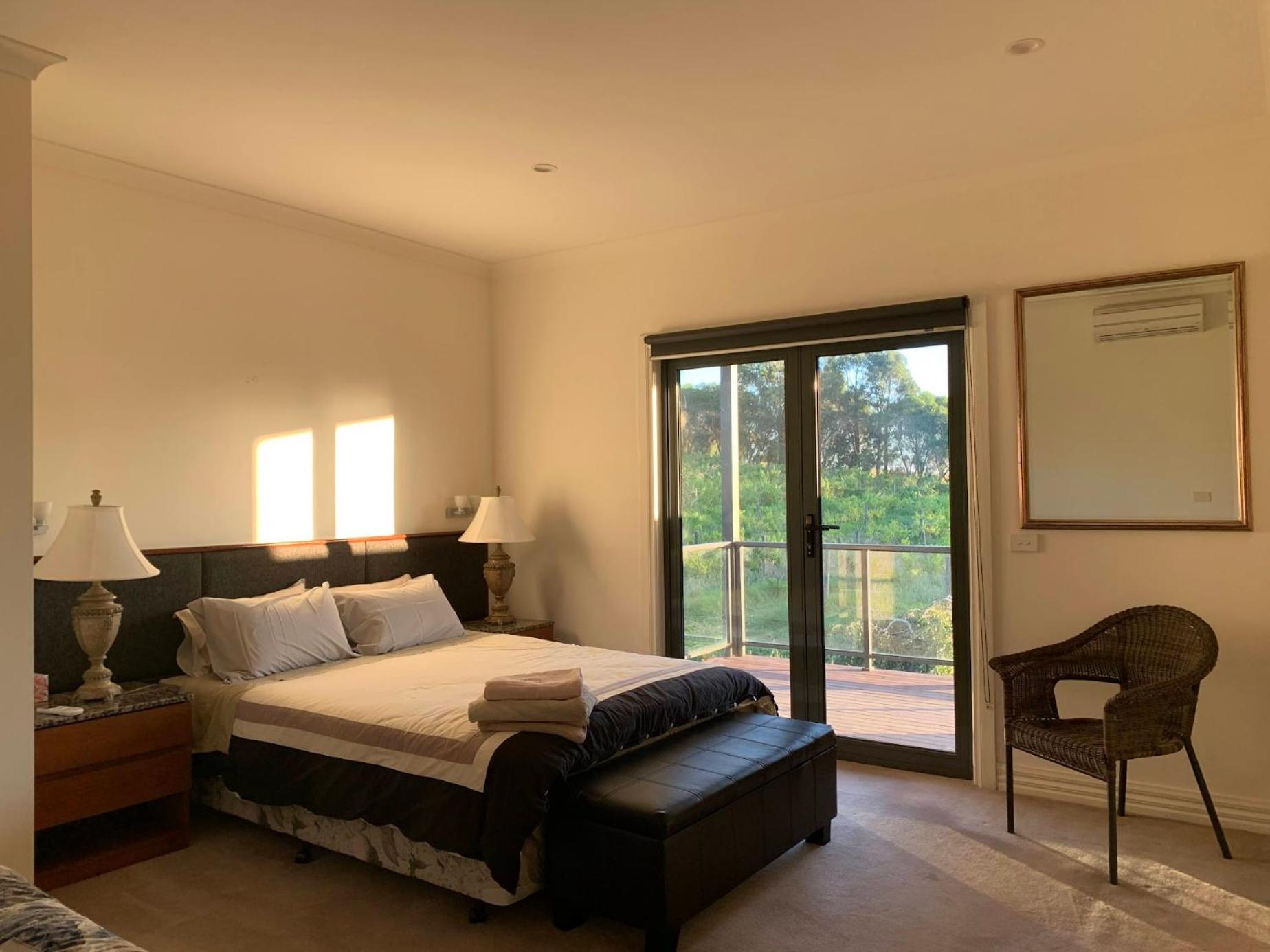 Queen Room with Balcony photo 1