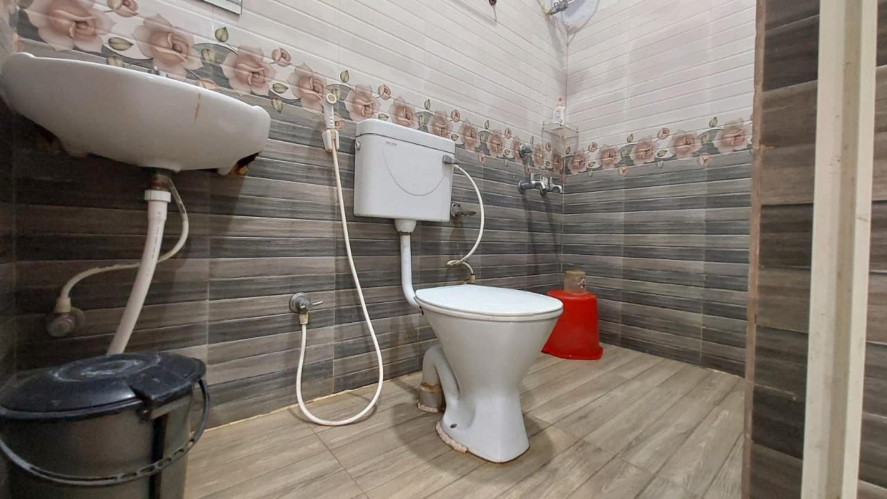 Standard Double Room With Fan photo 2