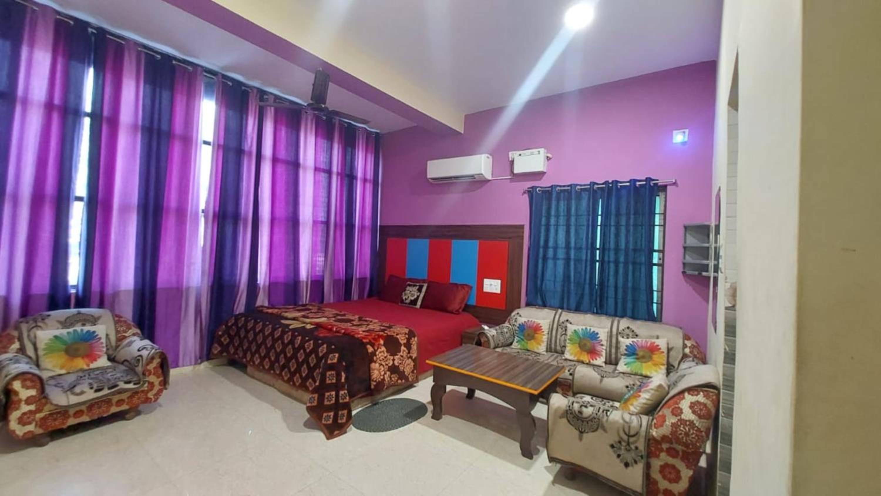 Deluxe King Room photo 1