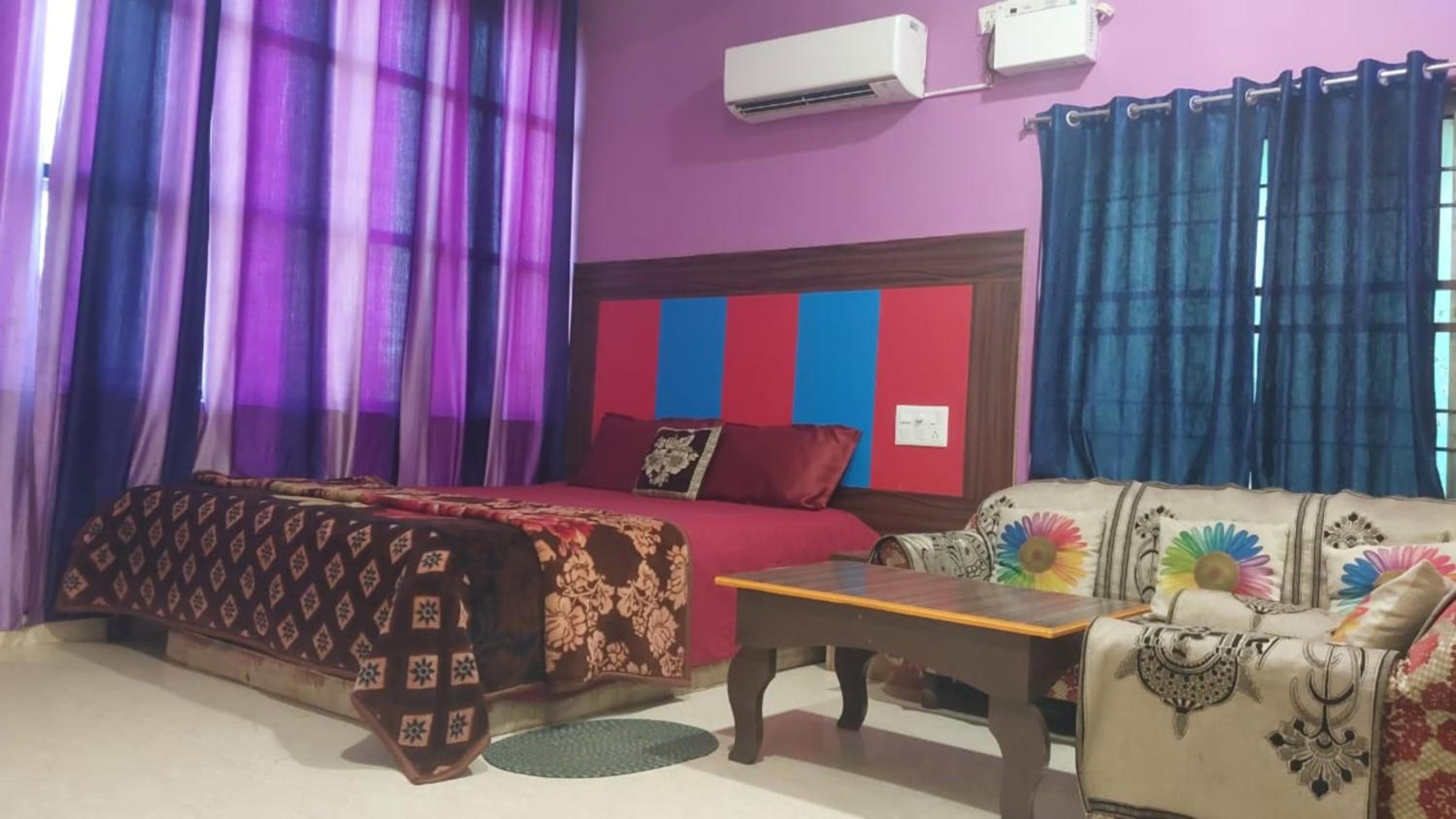 Deluxe King Room photo 3