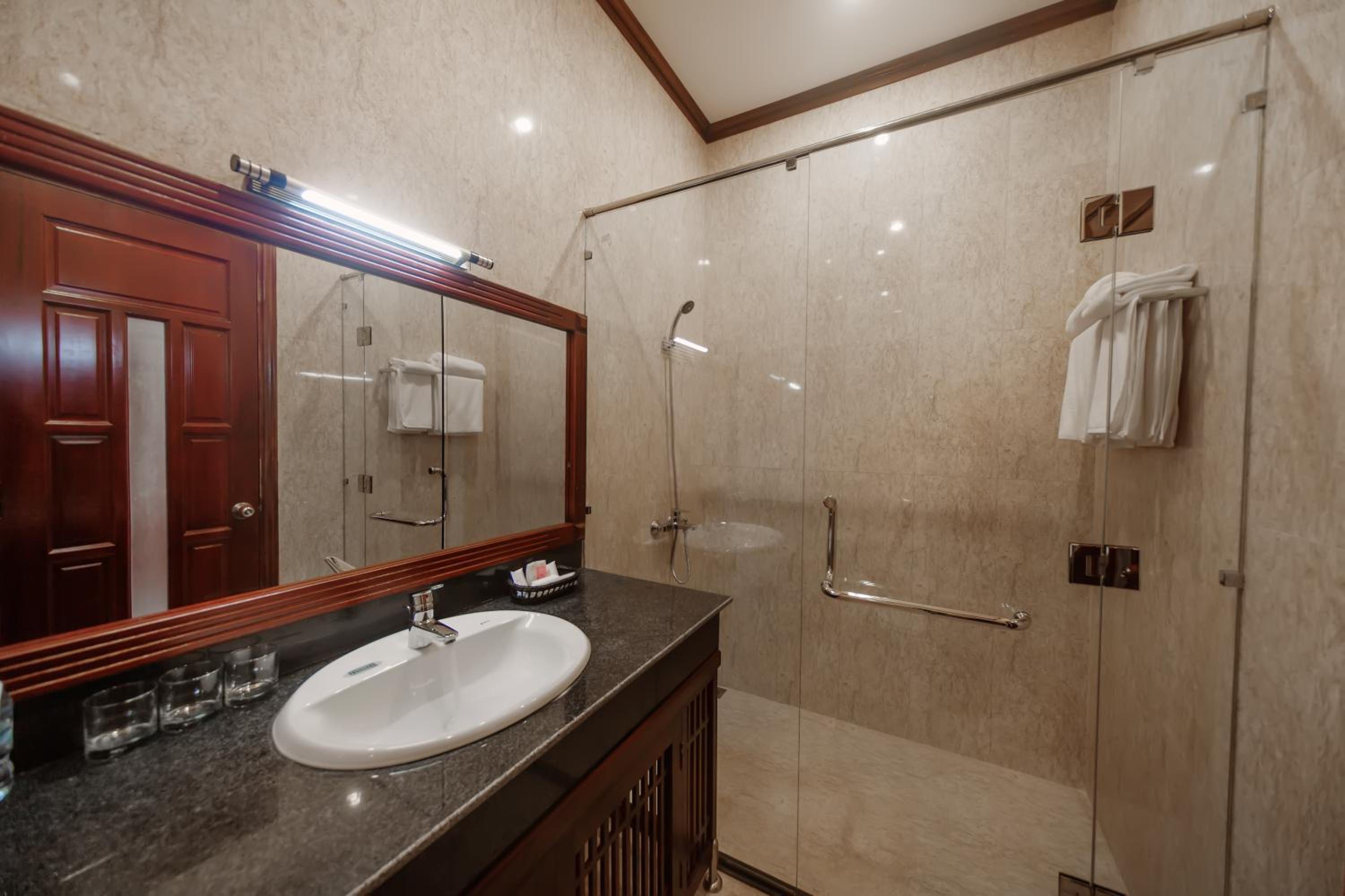 Deluxe Twin Room - Photo 6