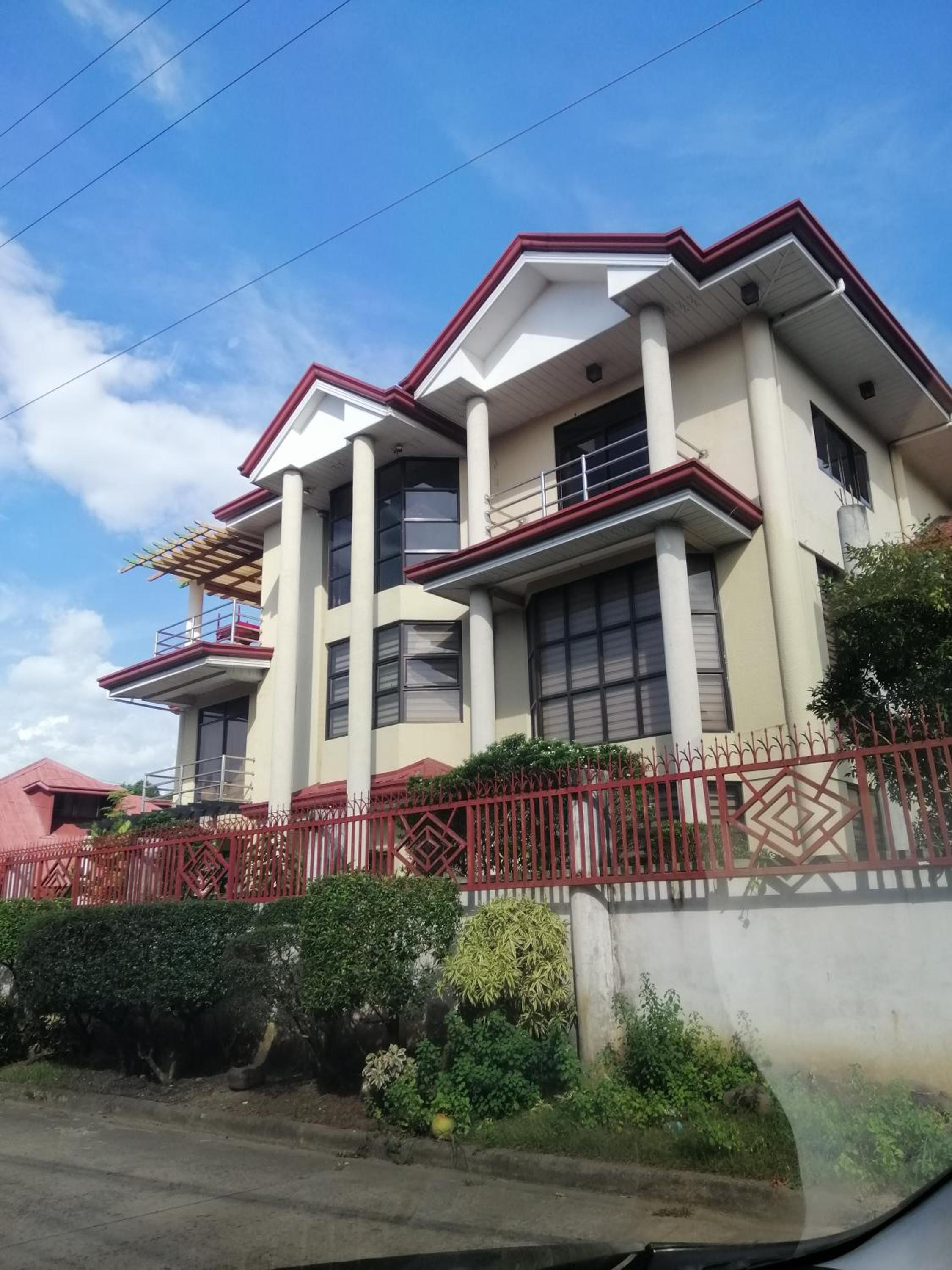 Four-Bedroom House photo 2