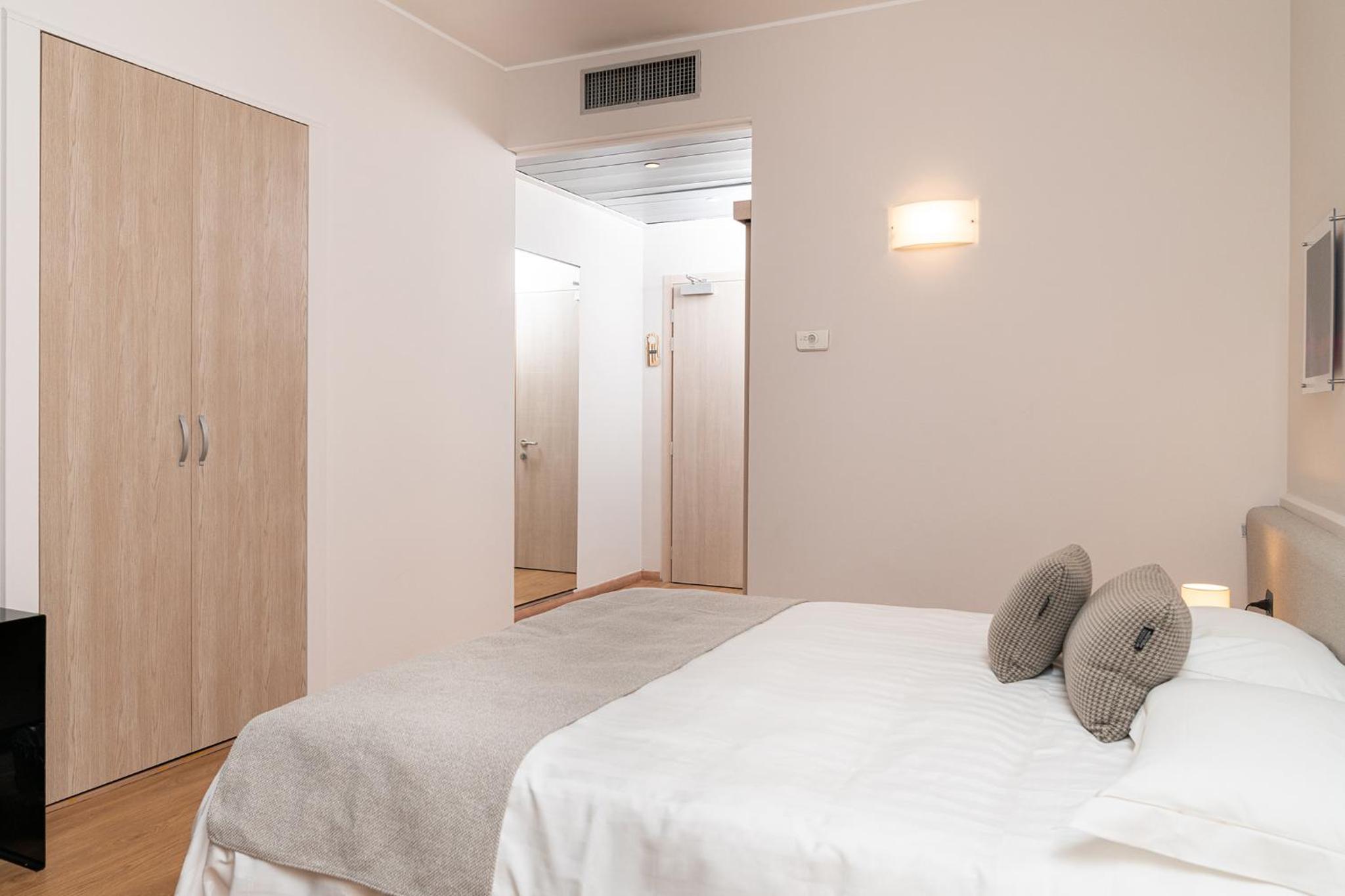 Young Double or Twin Room photo 1