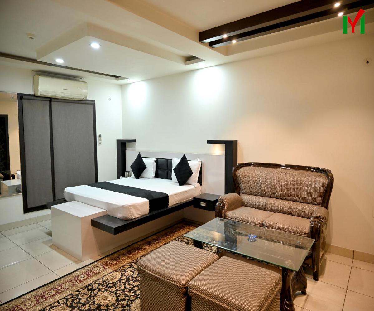 Double Room with Balcony photo 3