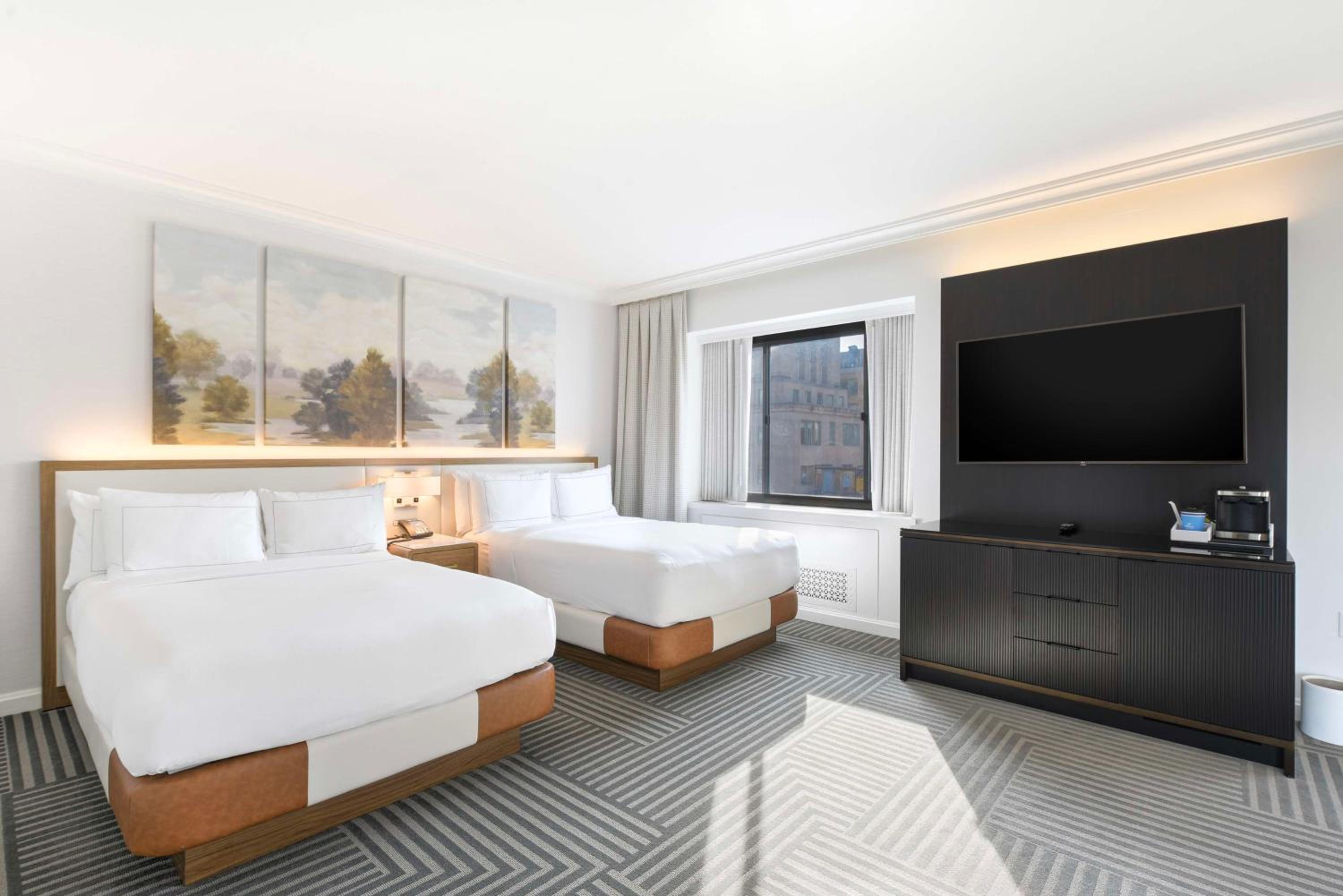 Double Room with Two Double Beds - Hearing Access photo 1