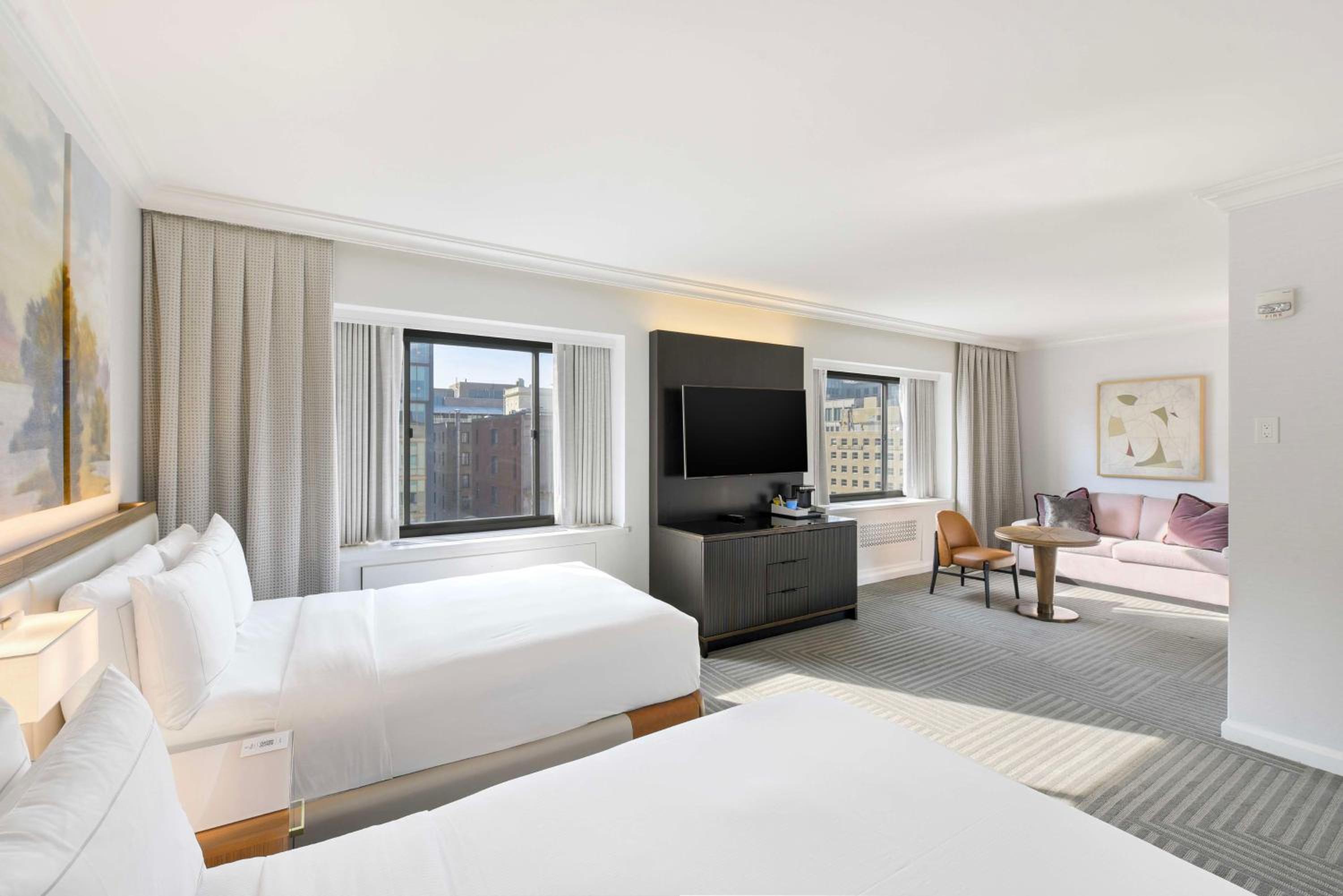 Deluxe Room with Two Double Beds - Photo 3