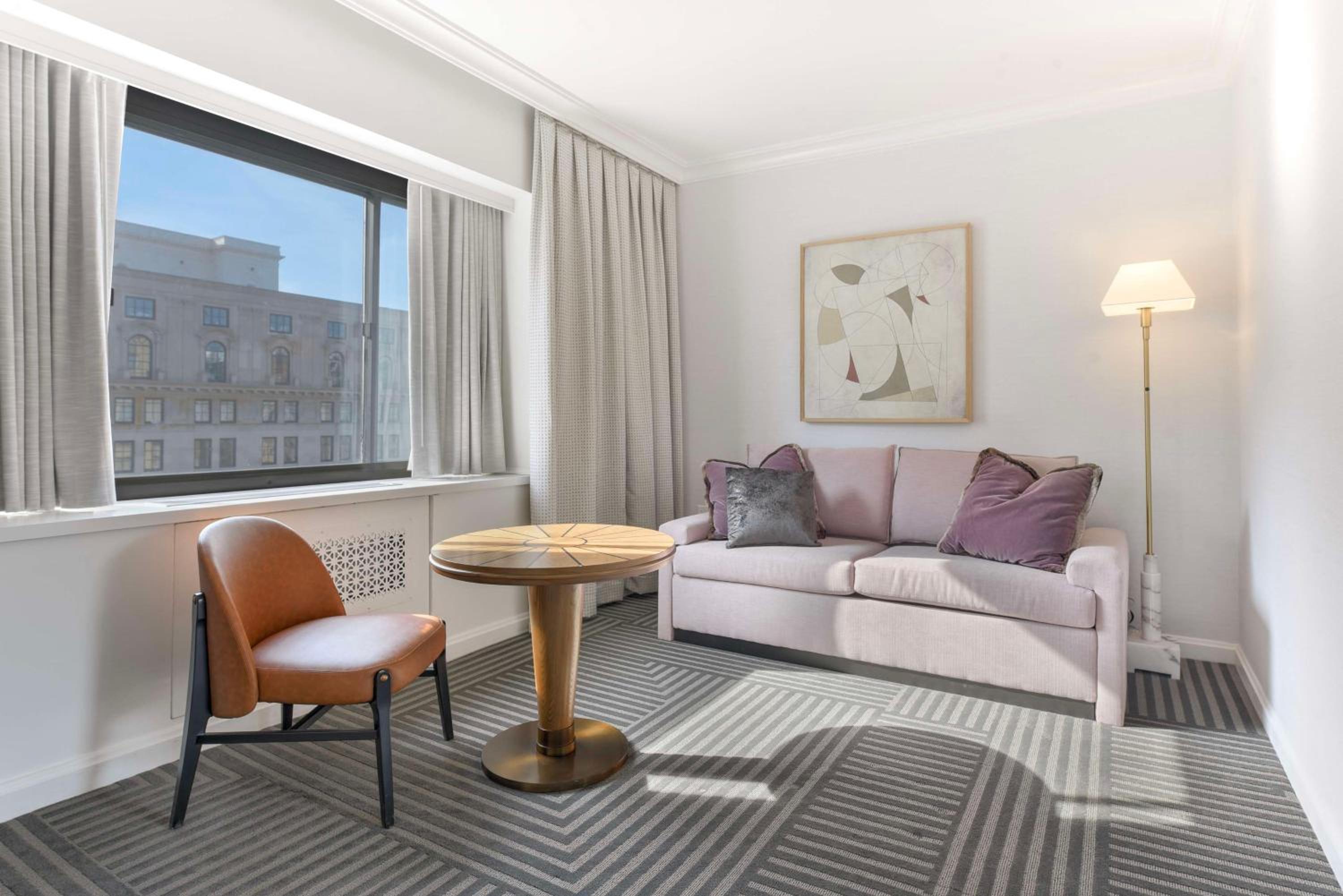 Deluxe Room with Two Double Beds - Photo 4