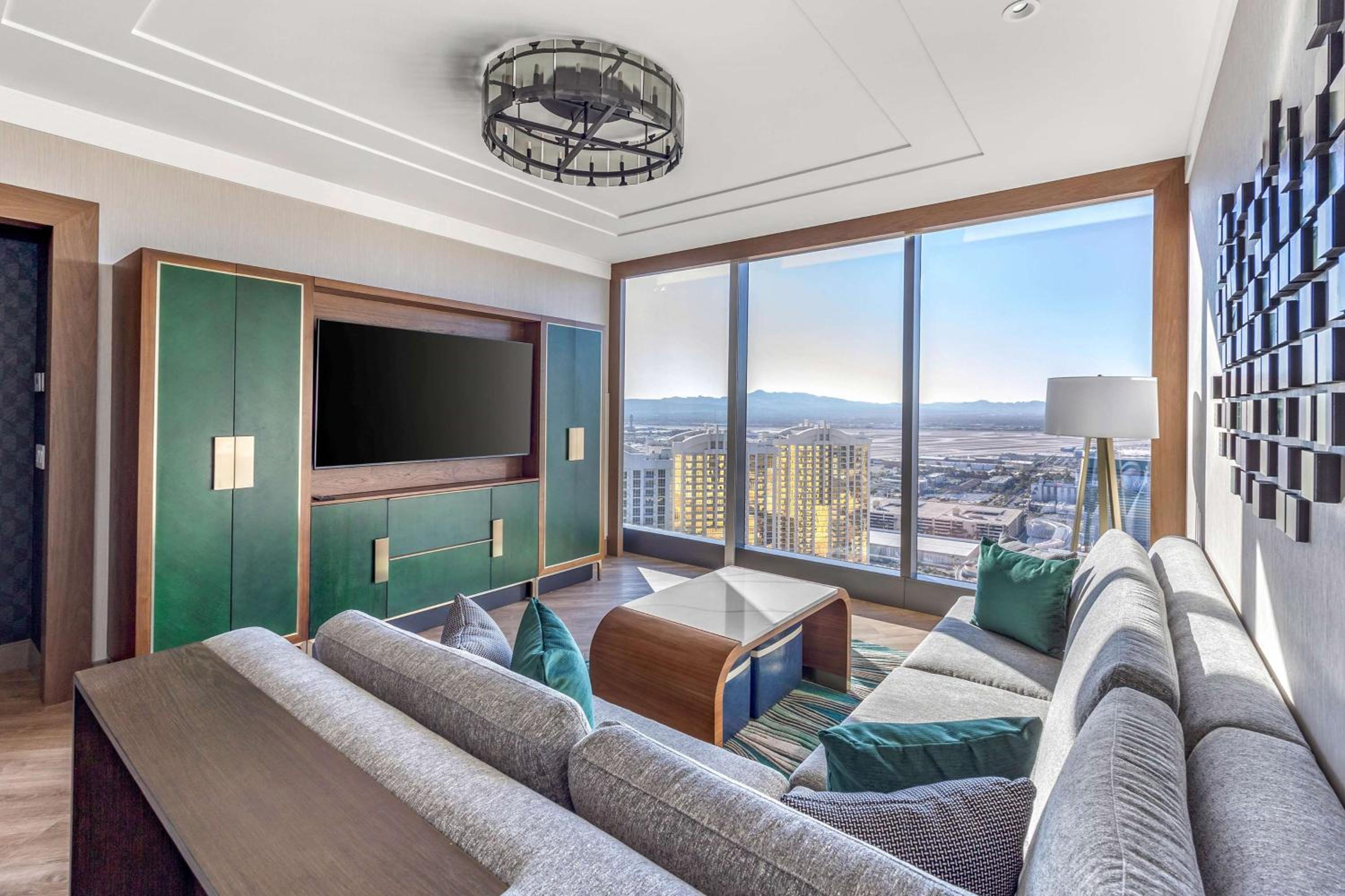 Premium One-Bedroom King Suite with Sofa Bed - Photo 1