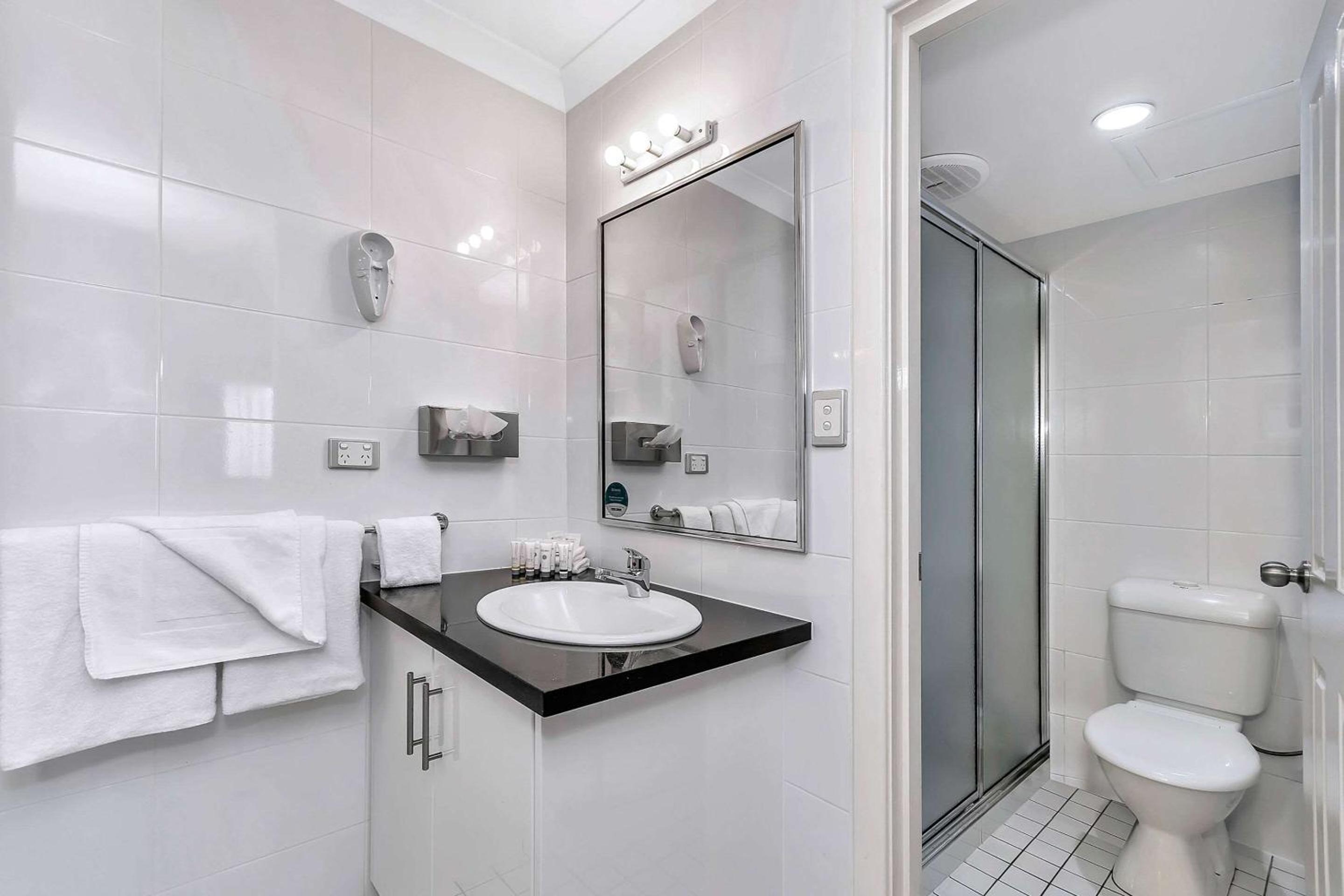 Twin Room - Photo 2