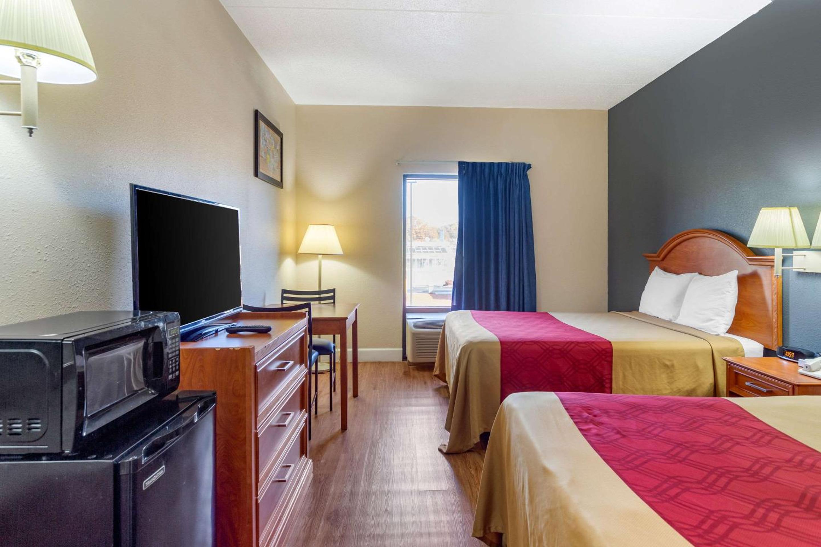 Double Room with Two Double Beds - Non-Smoking - Photo 5