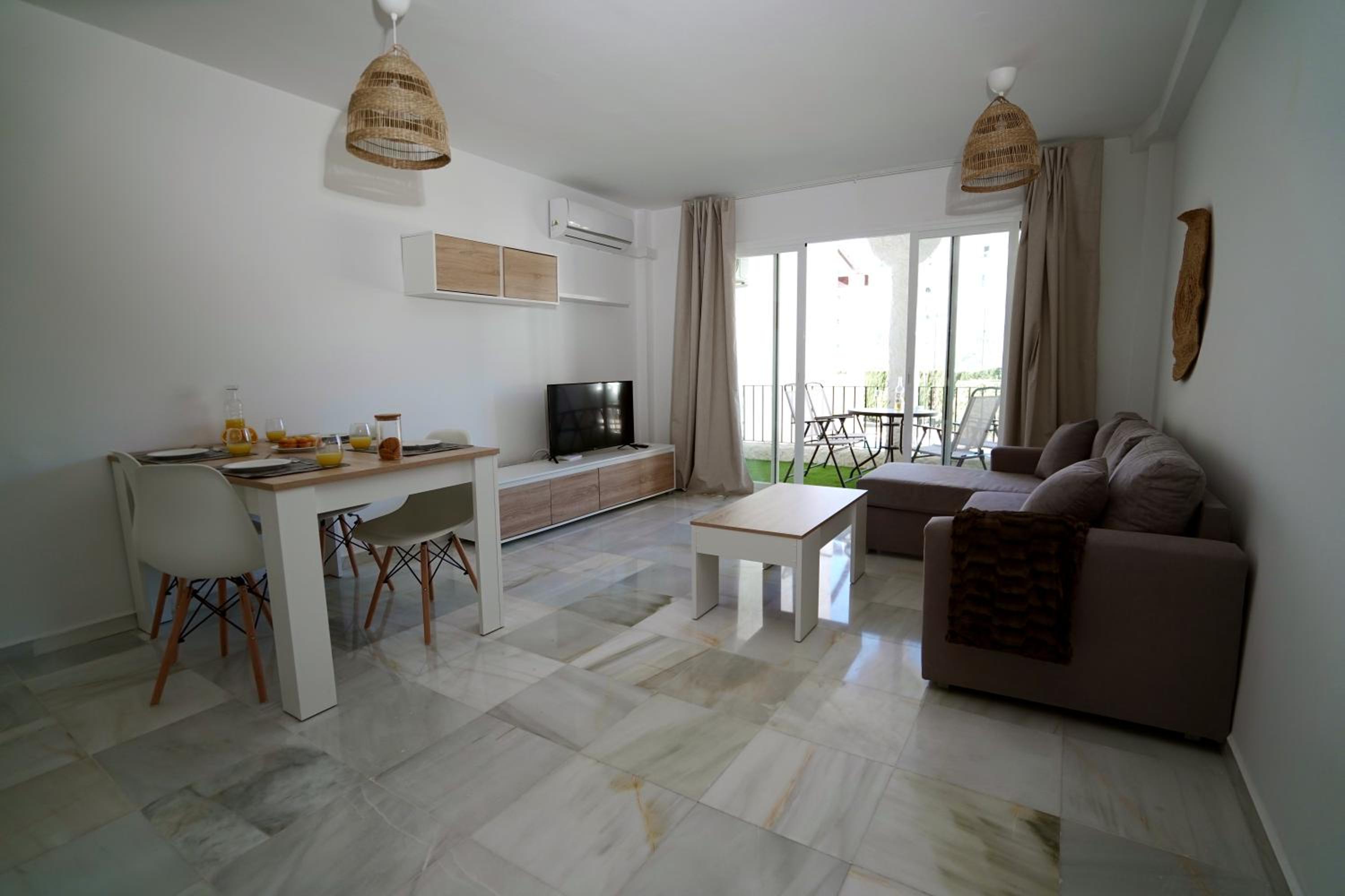 Apartamento con vista a la piscina