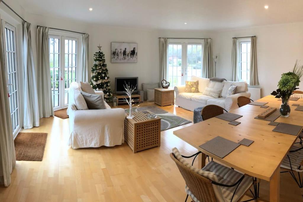 Three-Bedroom House photo 1