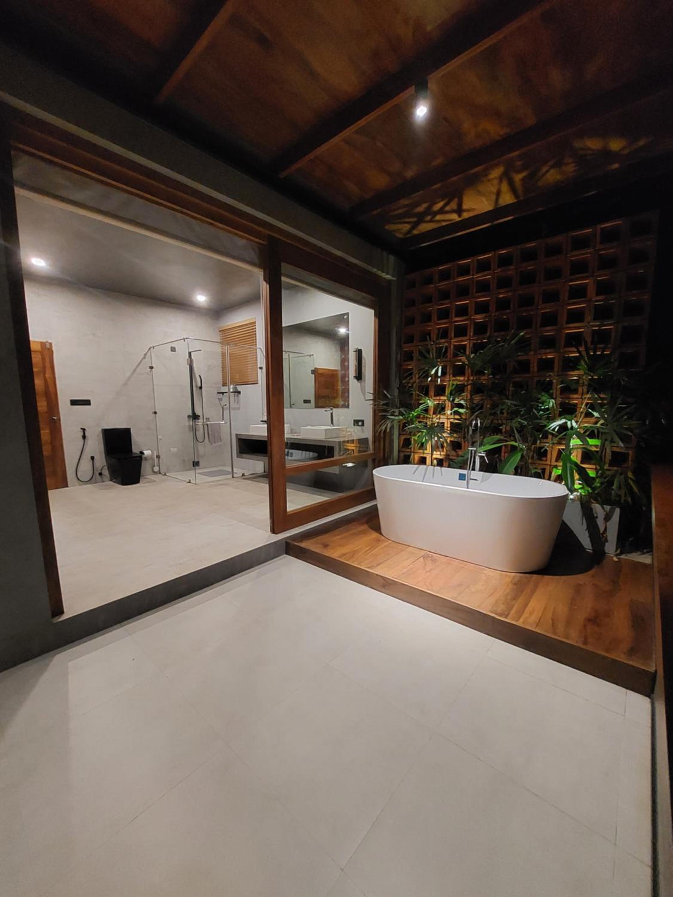 Deluxe Double Room with Bath photo 3