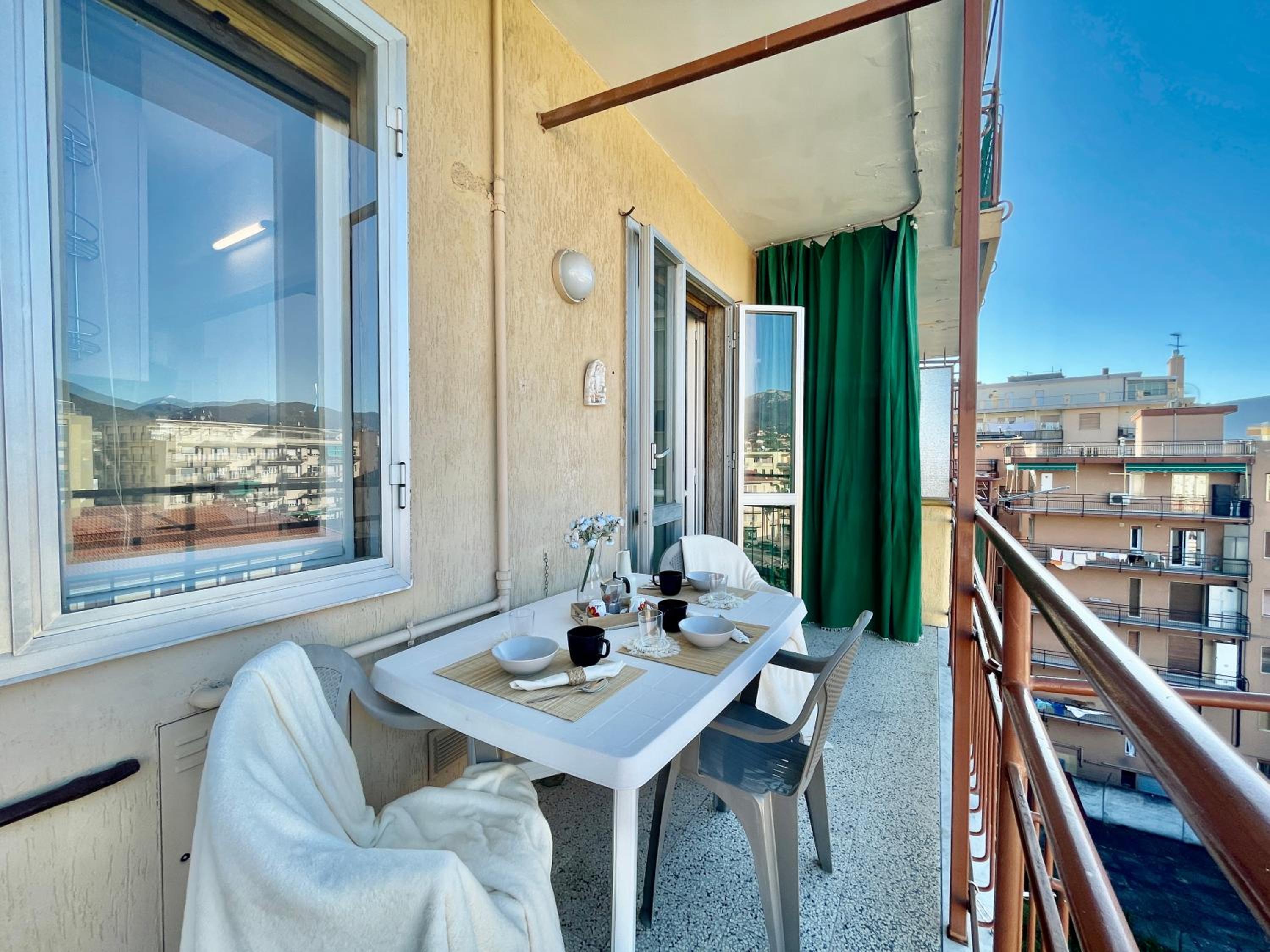 Studio with Balcony photo 2